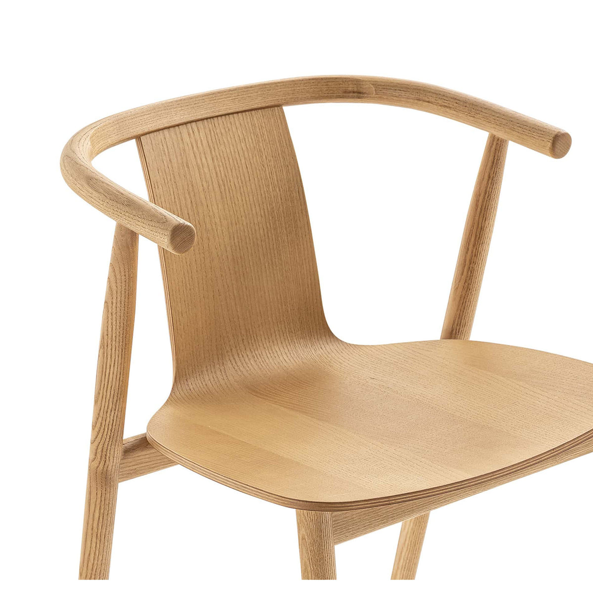 Cappellini Bac Chair by Jasper Morrison. A natural wood chair with curved armrests and a smooth finish.