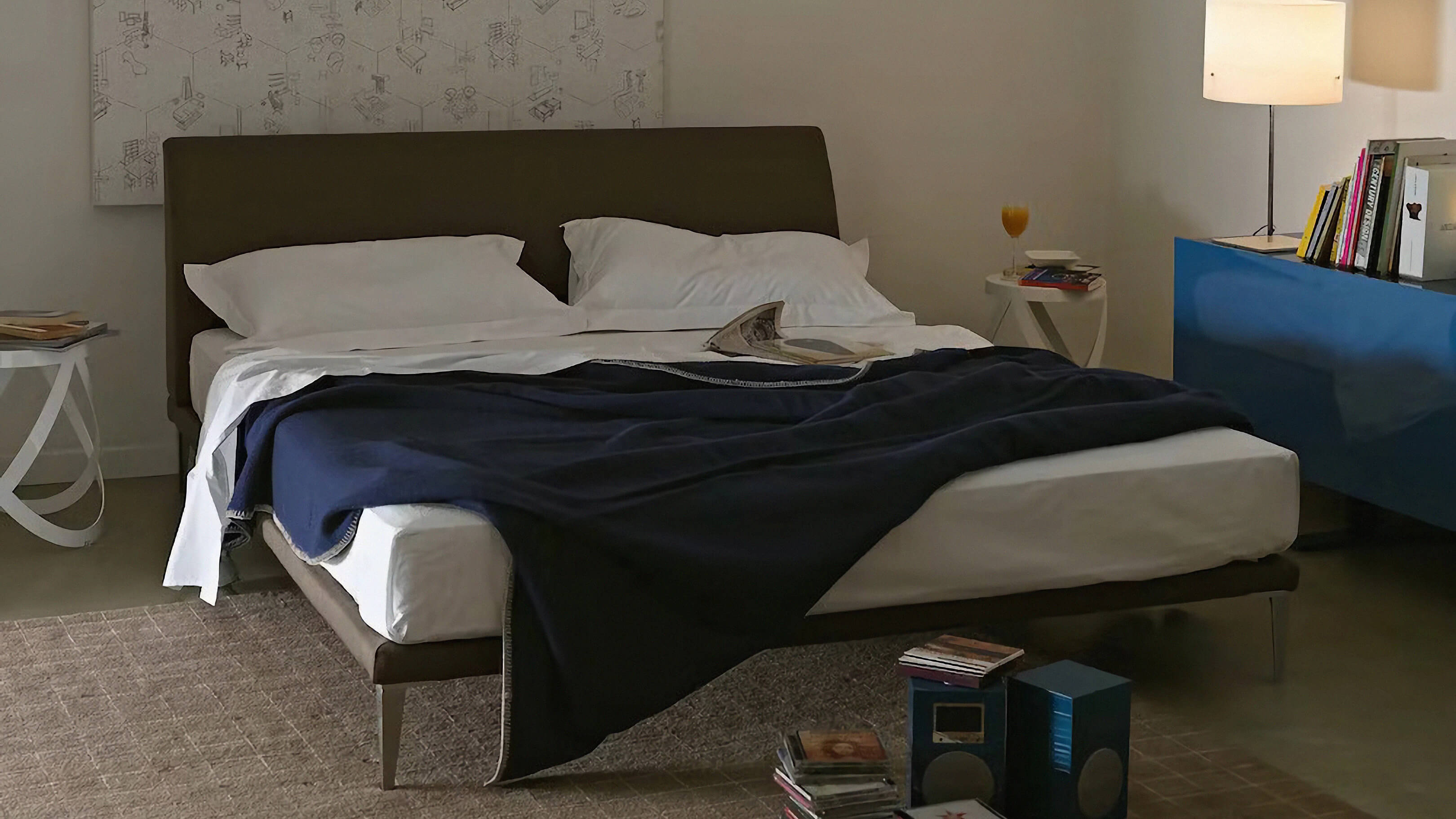 GeneralOption / Desktop / BlackMenu / Bed designed by Jasper Morrison
