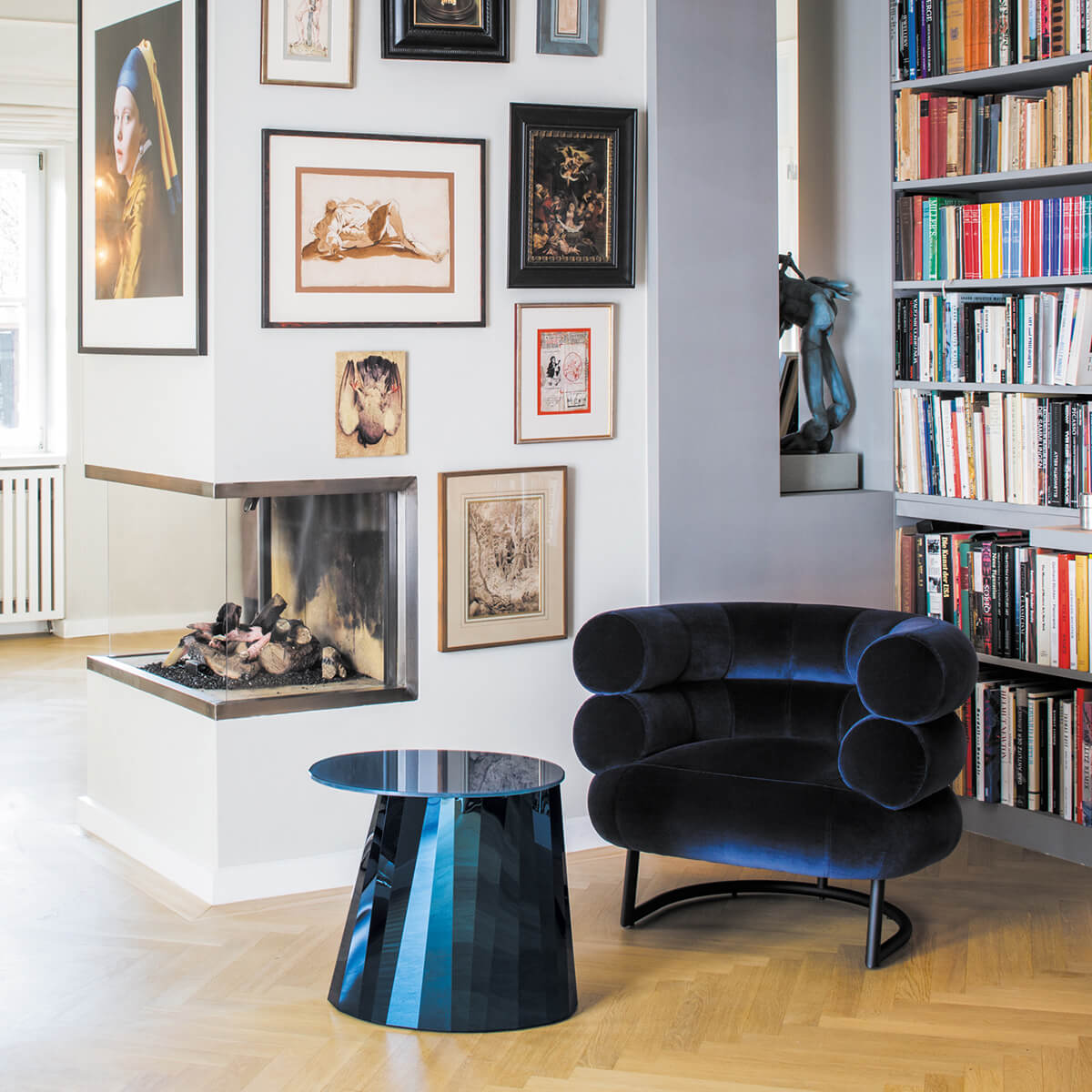 Mobile / Bibendum, designed by Eileen Gray made by Classicon