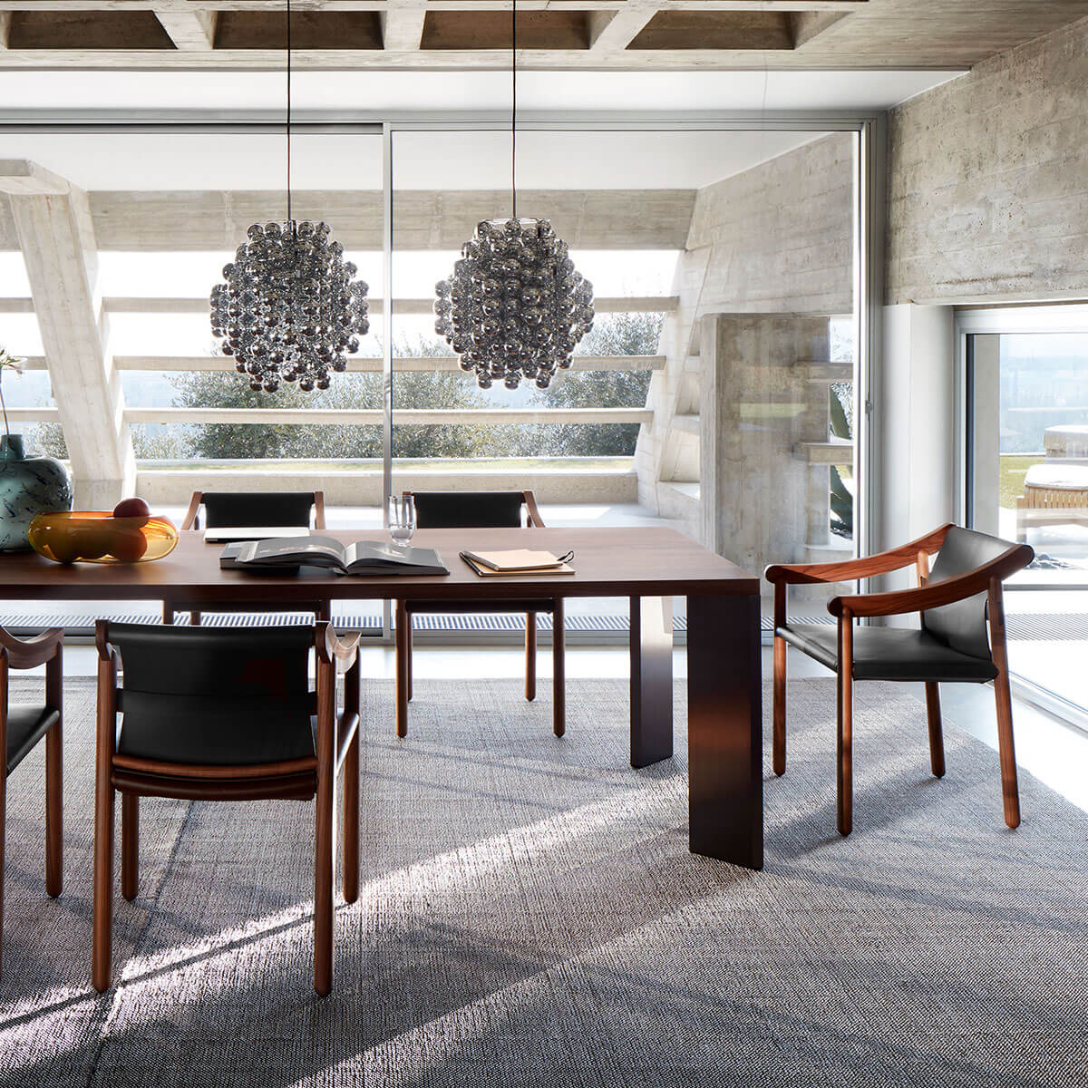 Mobile / BlackMenu / 905 Armchair, designed by Vico Magistretti made by Cassina