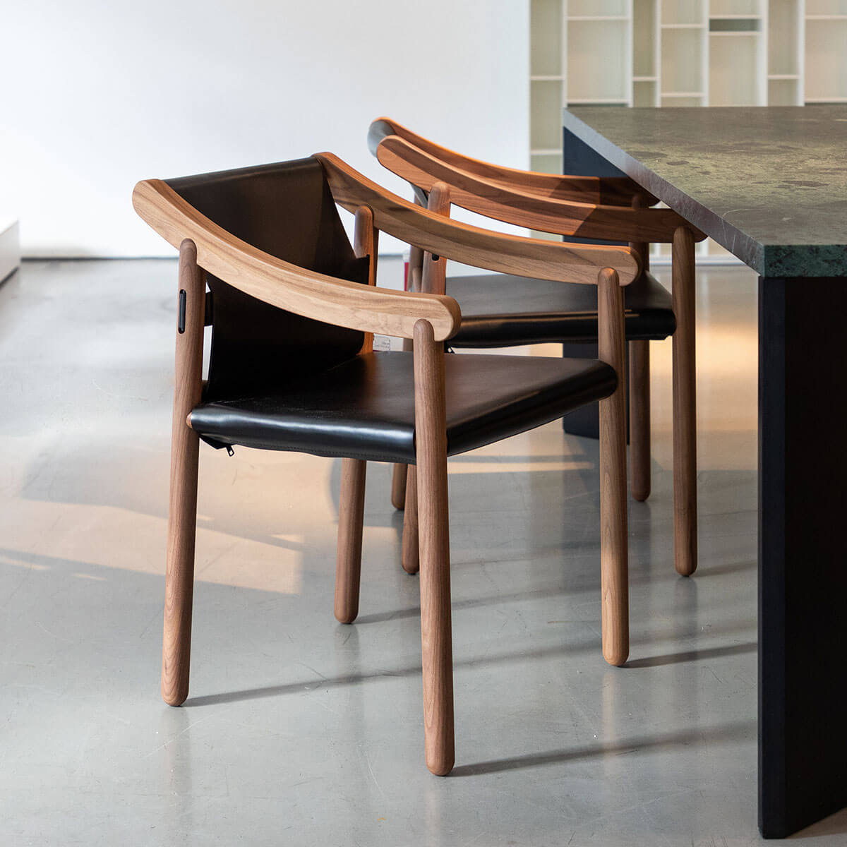 Mobile / BlackMenu / 905 Armchair, designed by Vico Magistretti made by Cassina