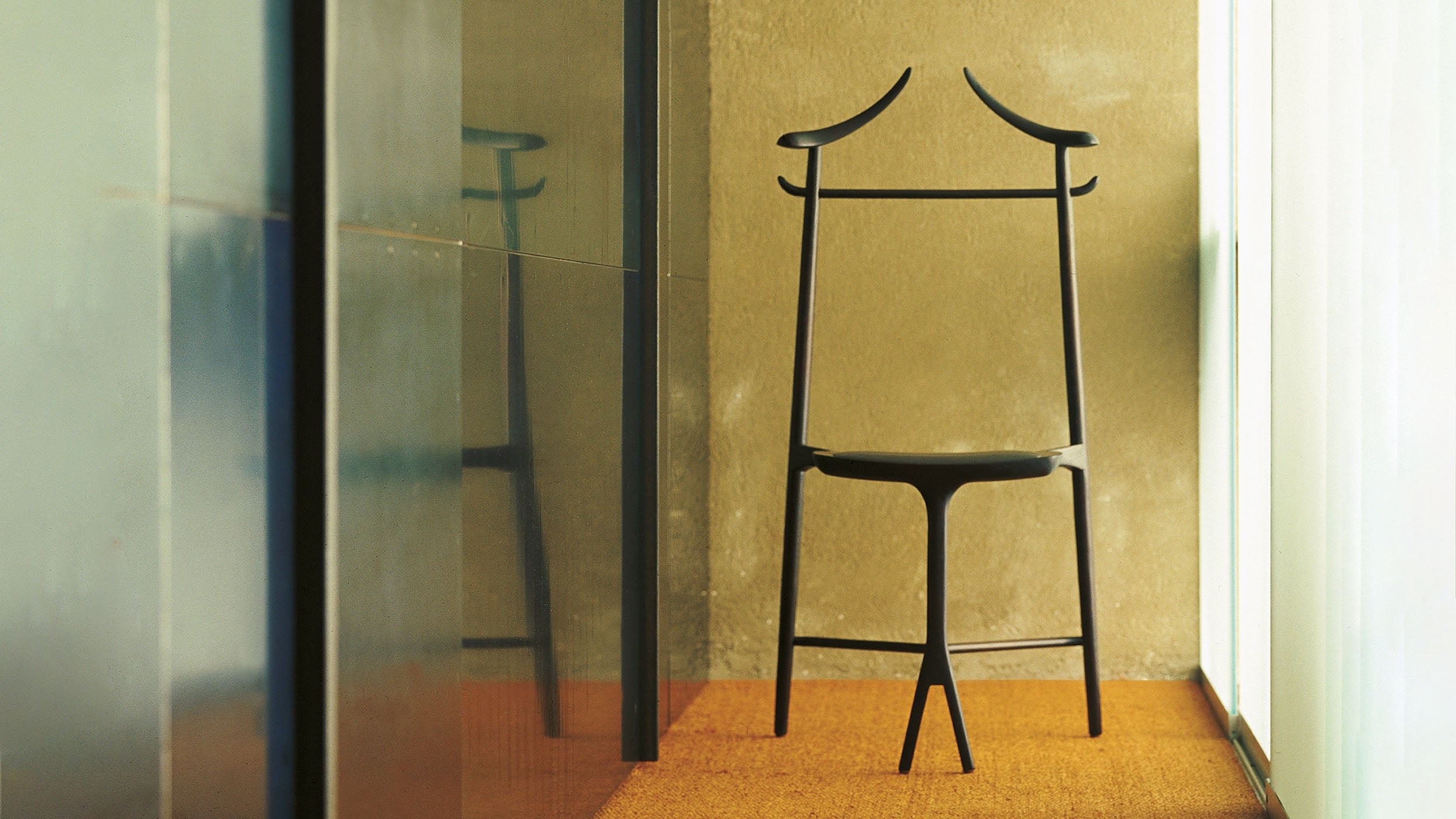 Desktop / Chambre Close, designed by Roberto Lazzeroni for Ceccotti Collezioni