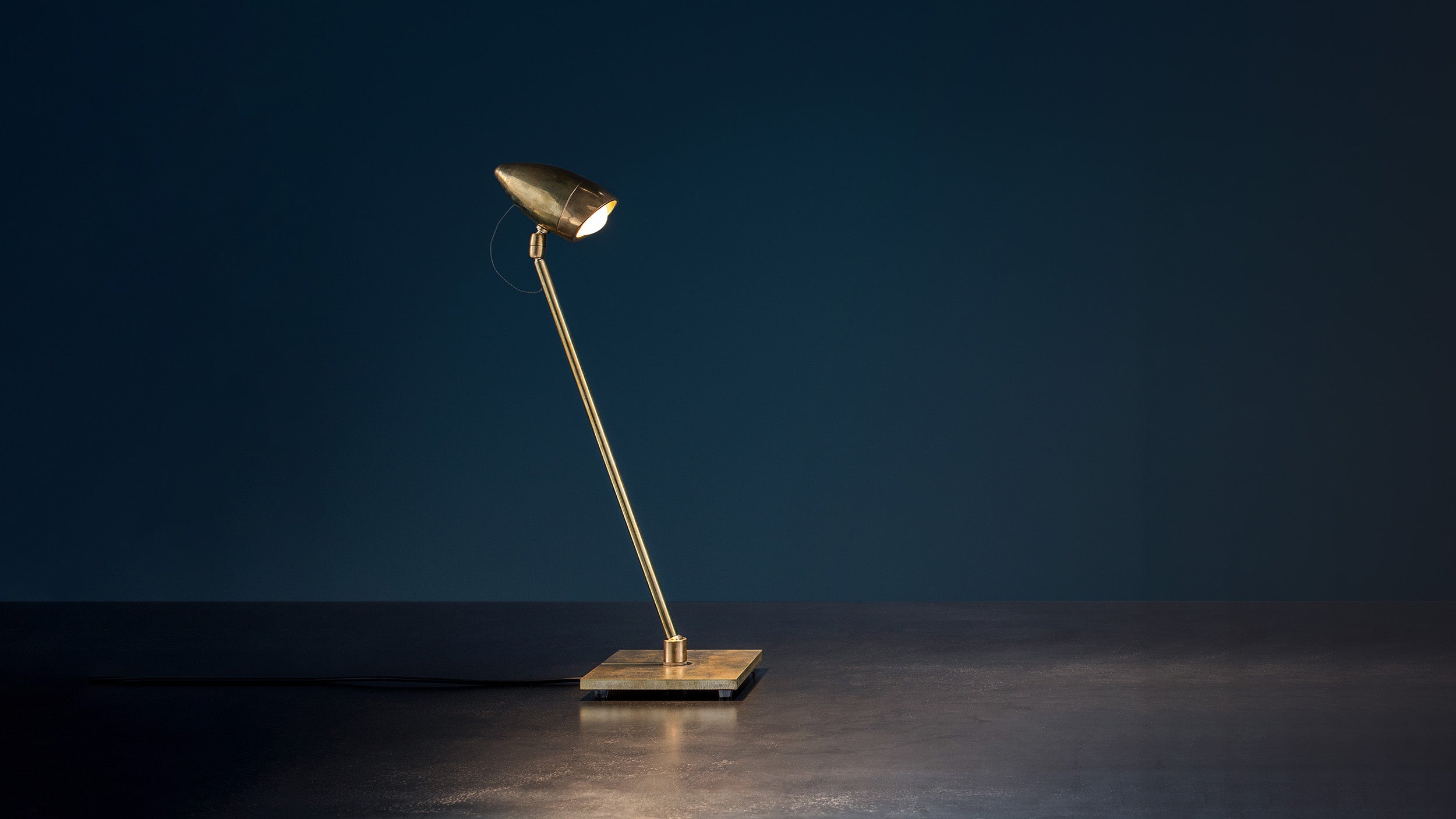 Deskop / CicloItalia Table Lamp, by Catellani & Smith