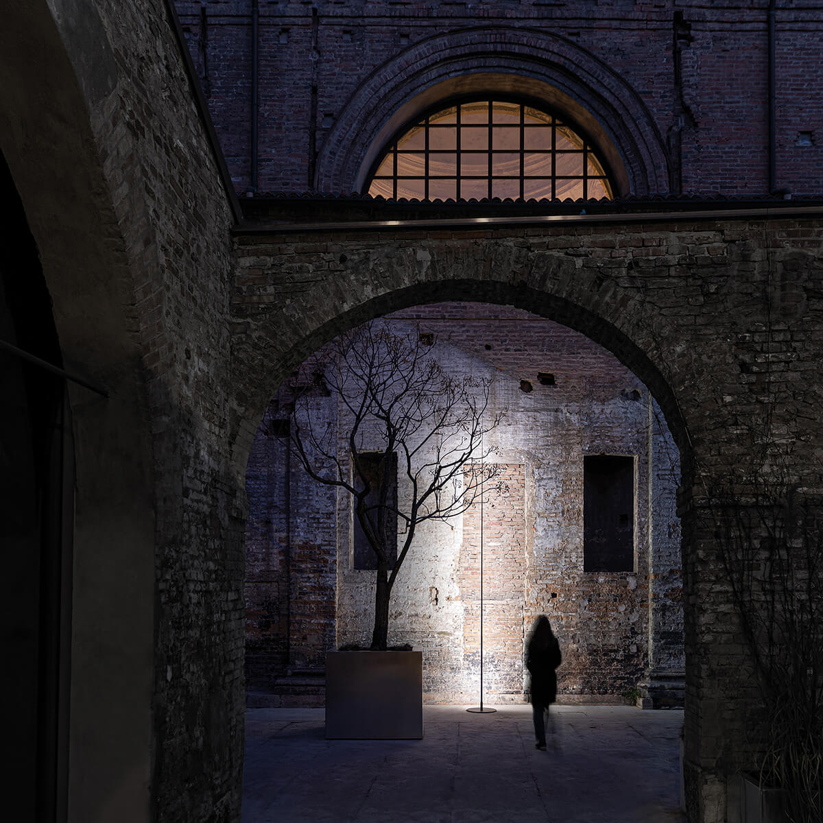 Mobile / WhiteMenu / Origine Outdoor Floor Lamp, designed by Davide Groppi and Giorgio Rava