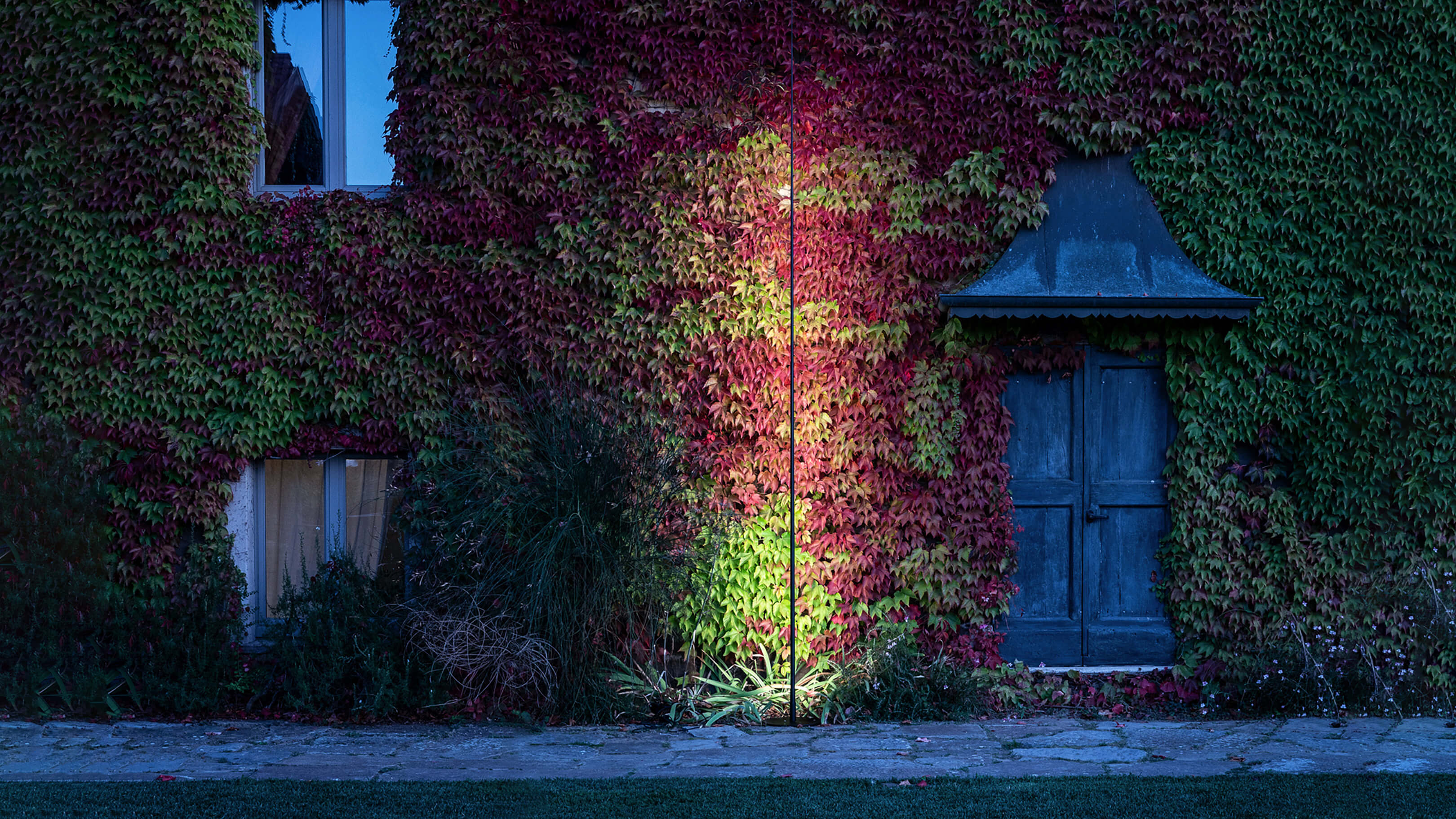 Desktop / WhiteMenu / Origine Outdoor Floor Lamp, designed by Davide Groppi and Giorgio Rava