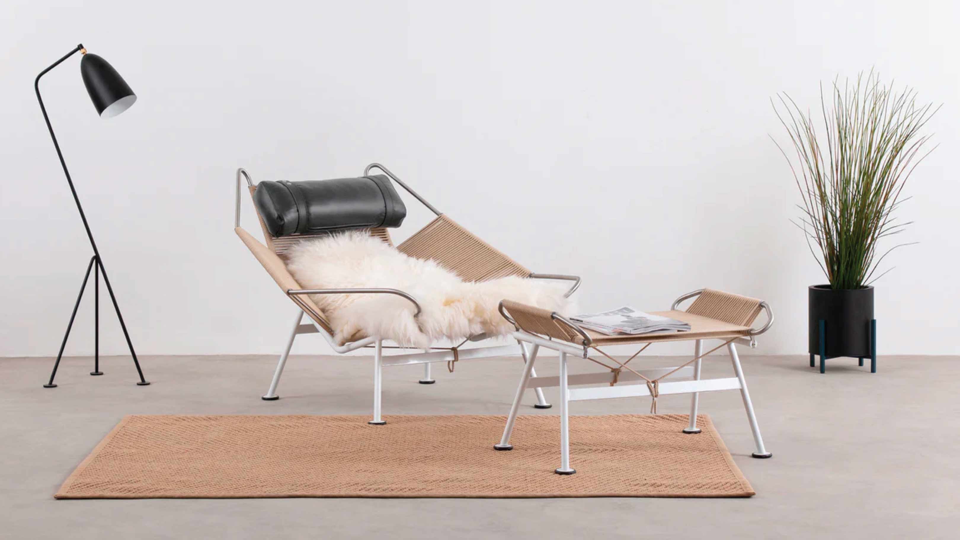 Desktop / WhiteMenu / Flag Haylard Chair, designed by Hans J. Wegner 2