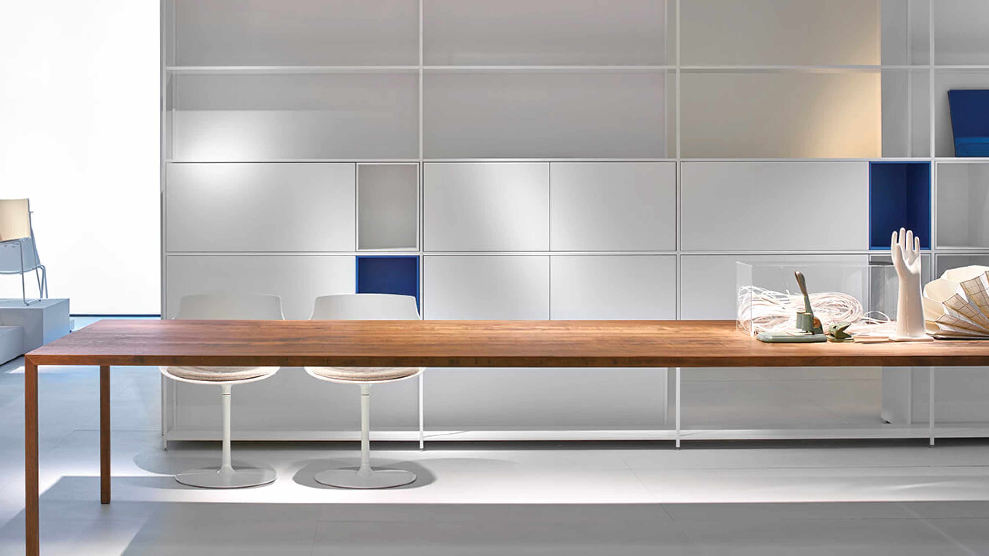 Desktop / WhiteMenu / Minima-42, designed by Bruno-Fattorini