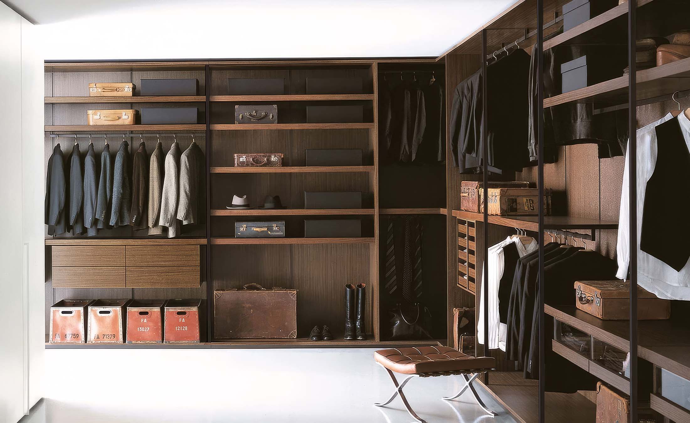 Dressing room - Storage Closet by Porro