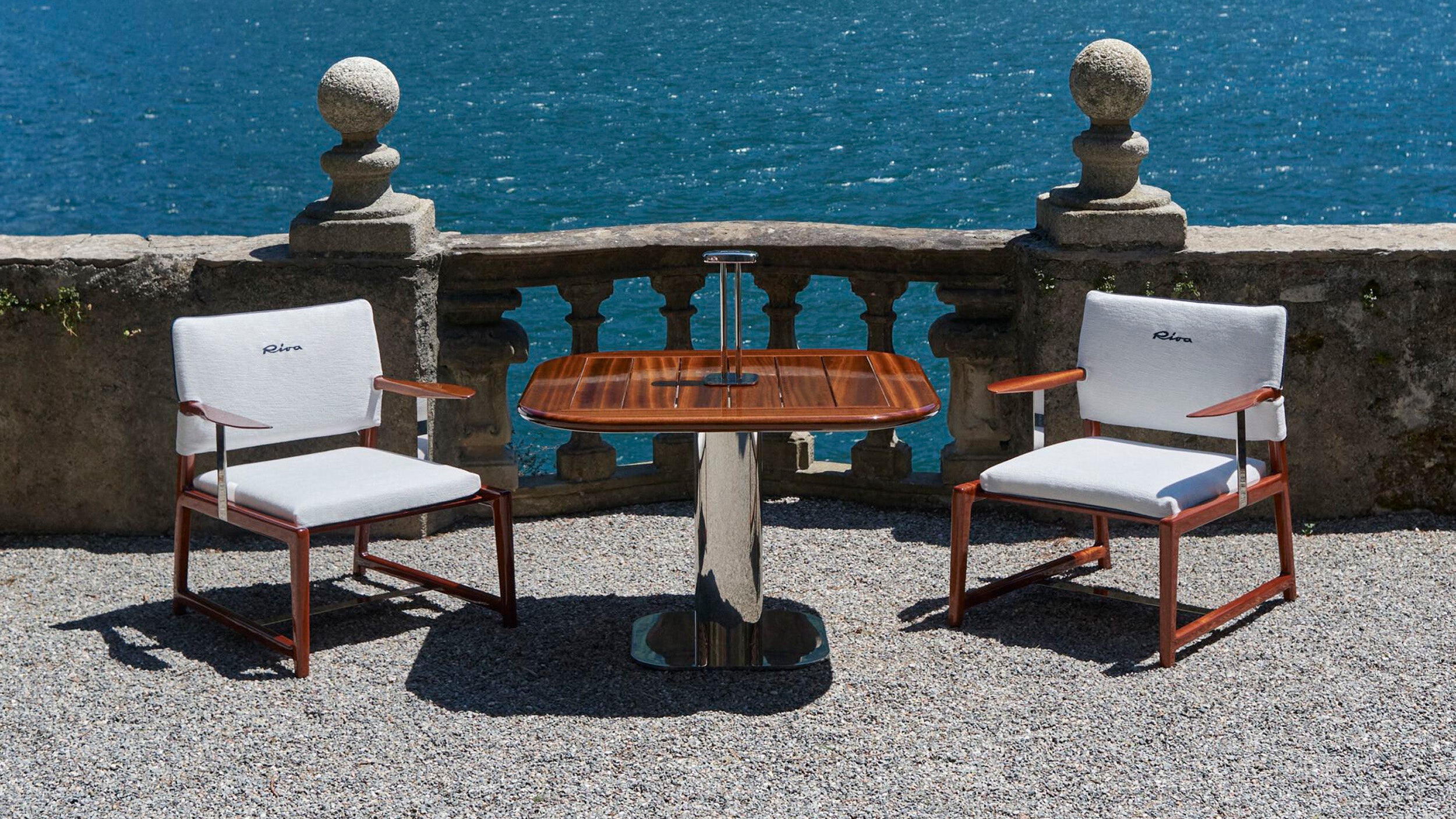 Desktop / EXTETA x RIVA Armchair