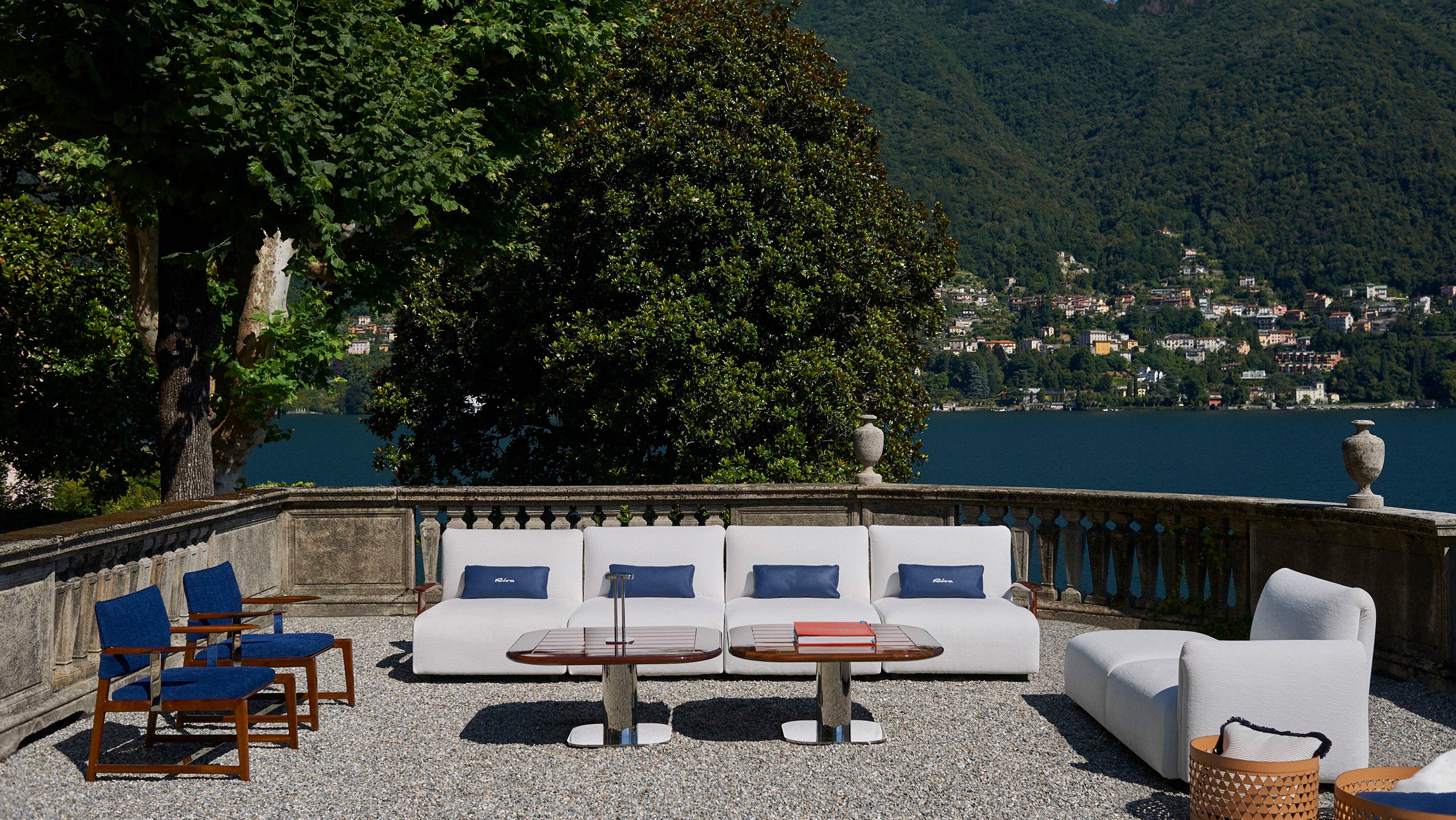 Desktop / EXTETA x RIVA Armchair