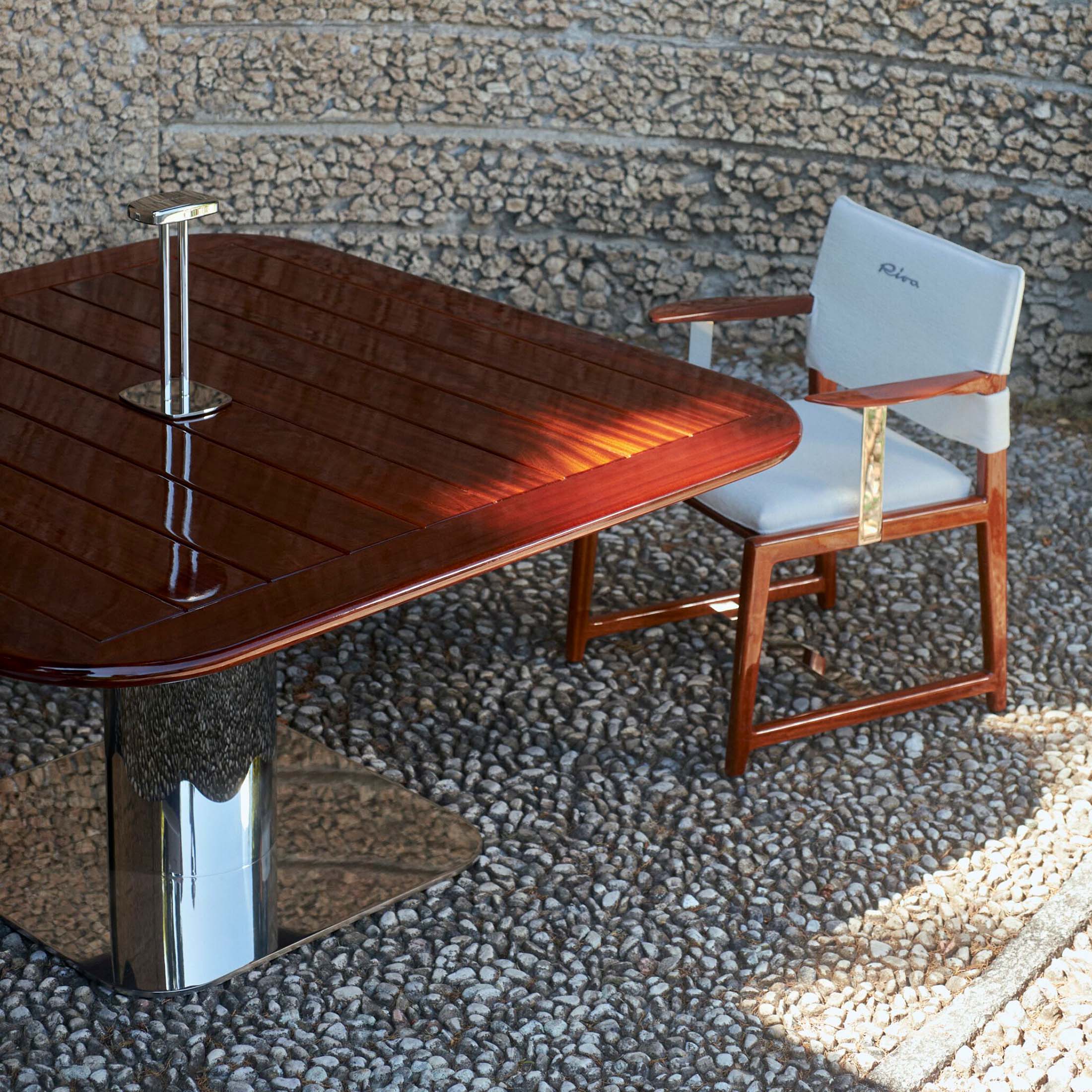 Mobile / EXTETA x RIVA Chair