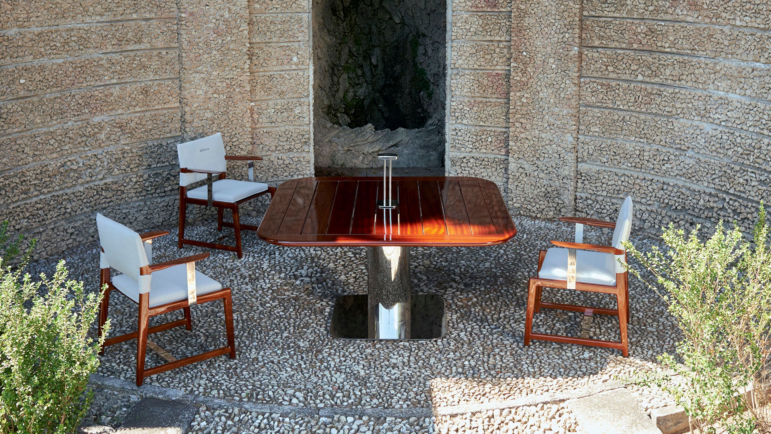 Desktop / EXTETA x RIVA Table