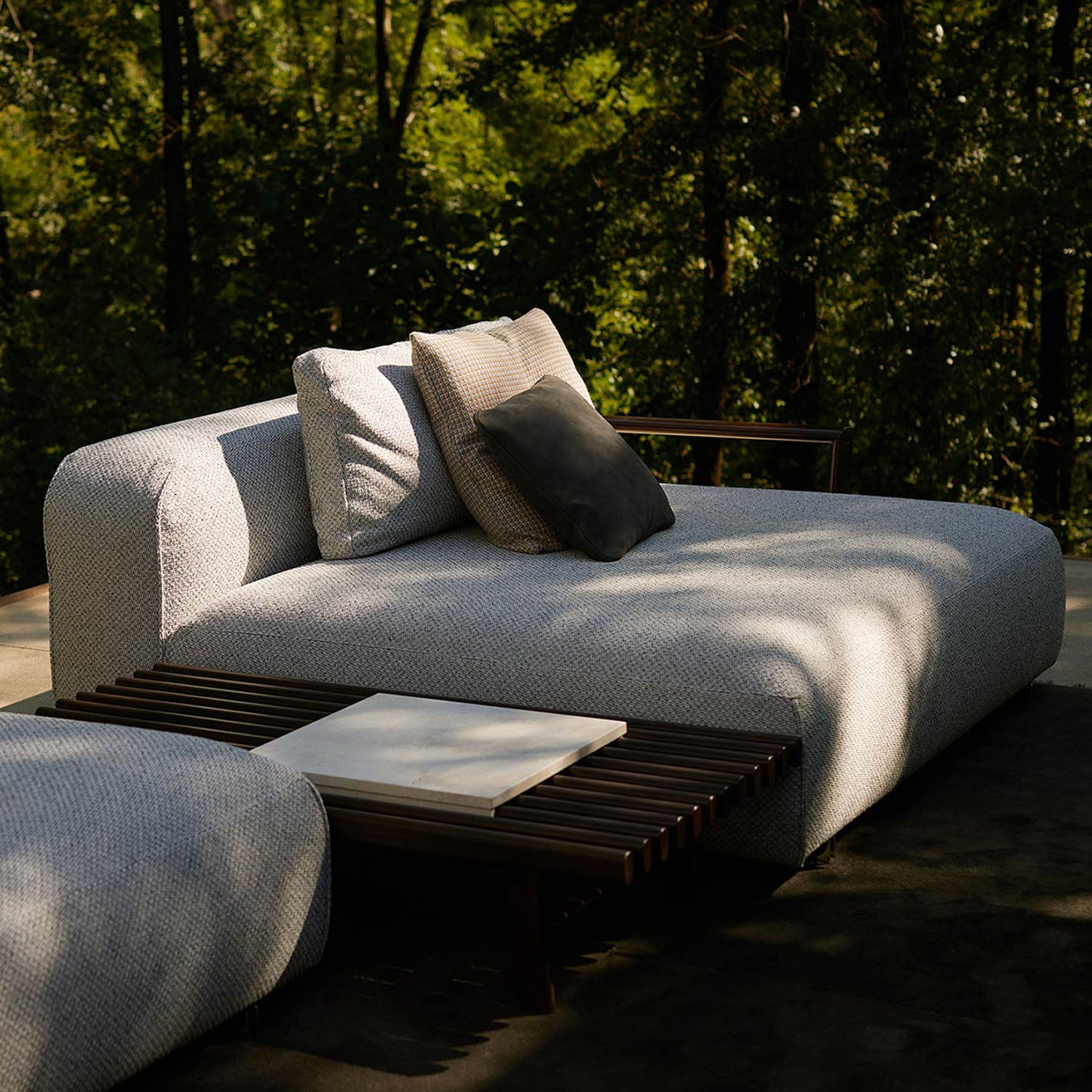 Mobile / Elba Coffee Table by Exteta