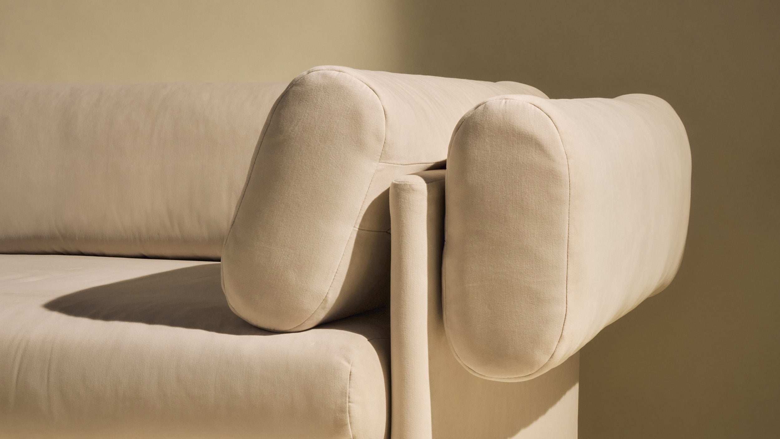 Desktop / Elogio Sofa, designed by Tobia and Afra Scarpa and made by Gubi