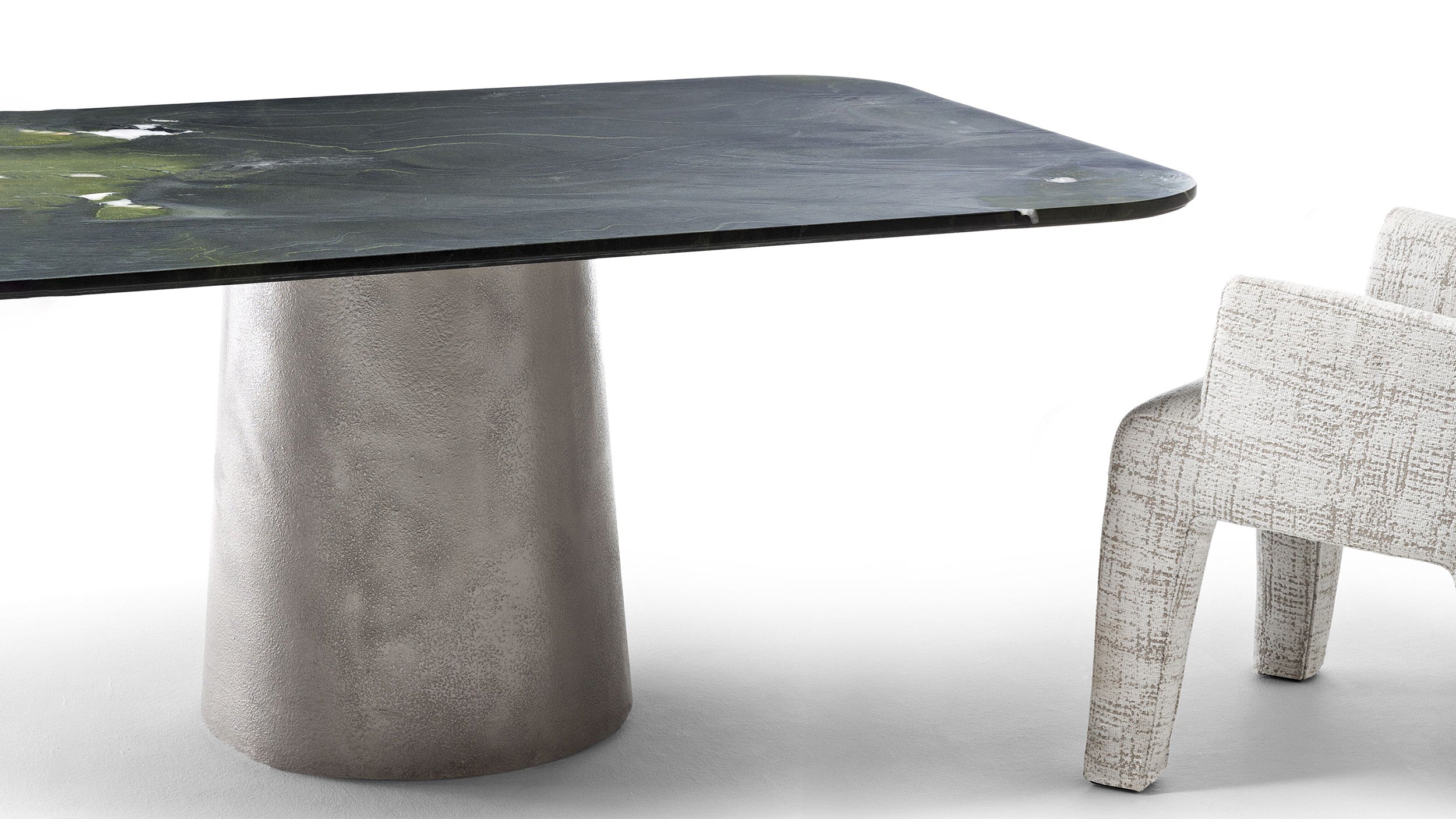 Desktop / Etna Dinner Table by Exteta