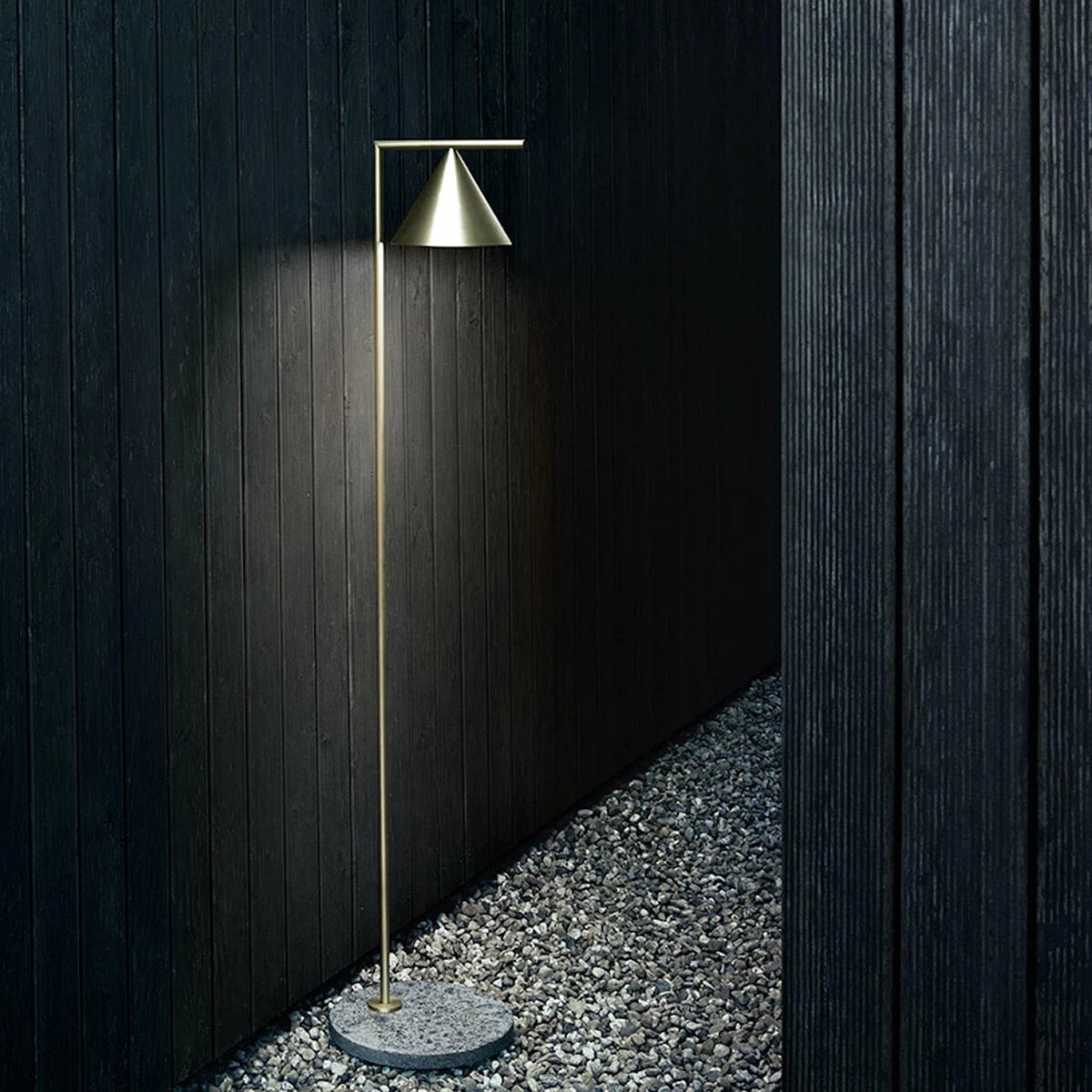 Mobile / WhiteMenu / Captain Flint, designed by Michael Anastassiades made by Flos