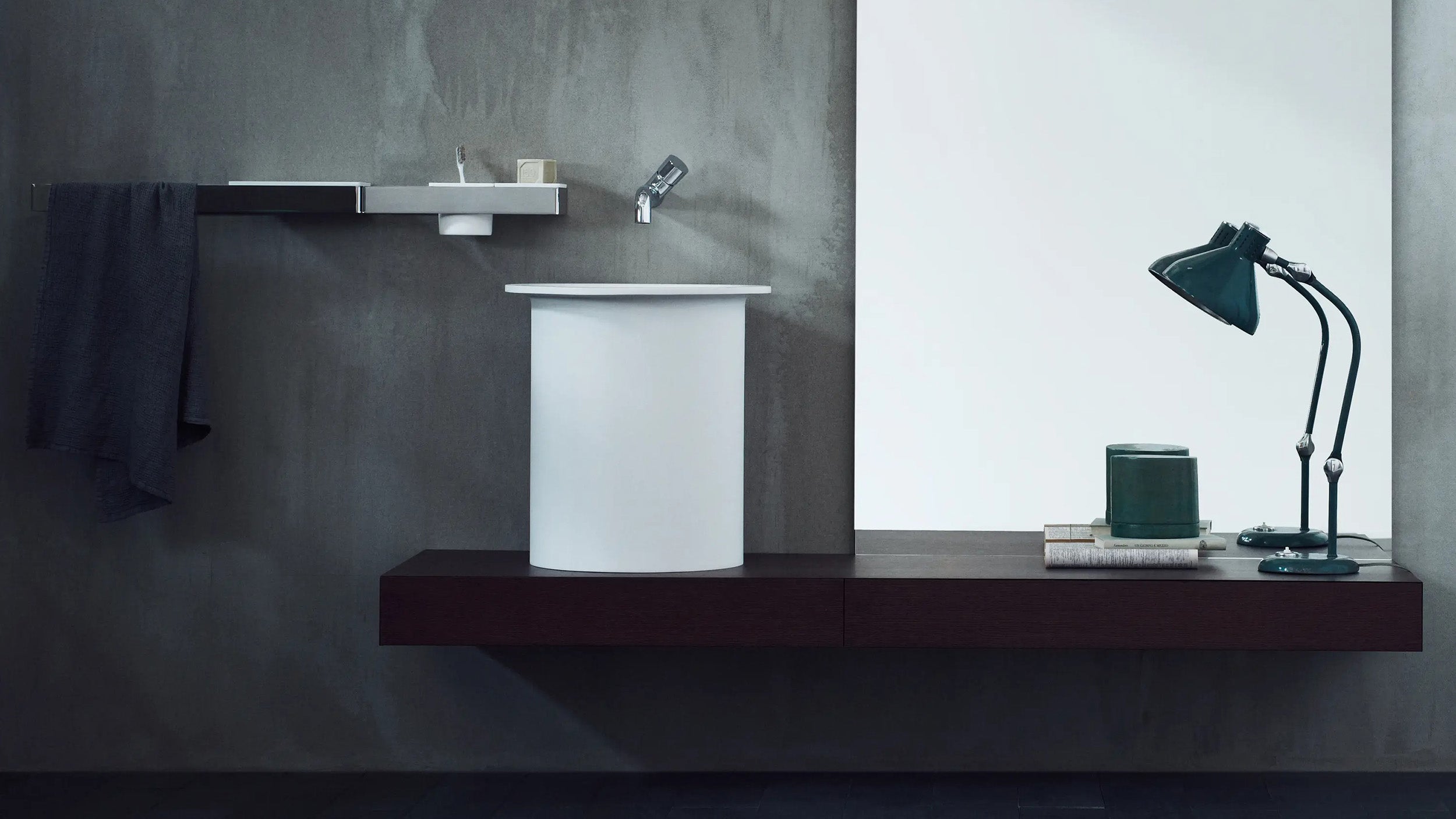 Desktop / Flat X, designed by Benedini Associati for Agape
