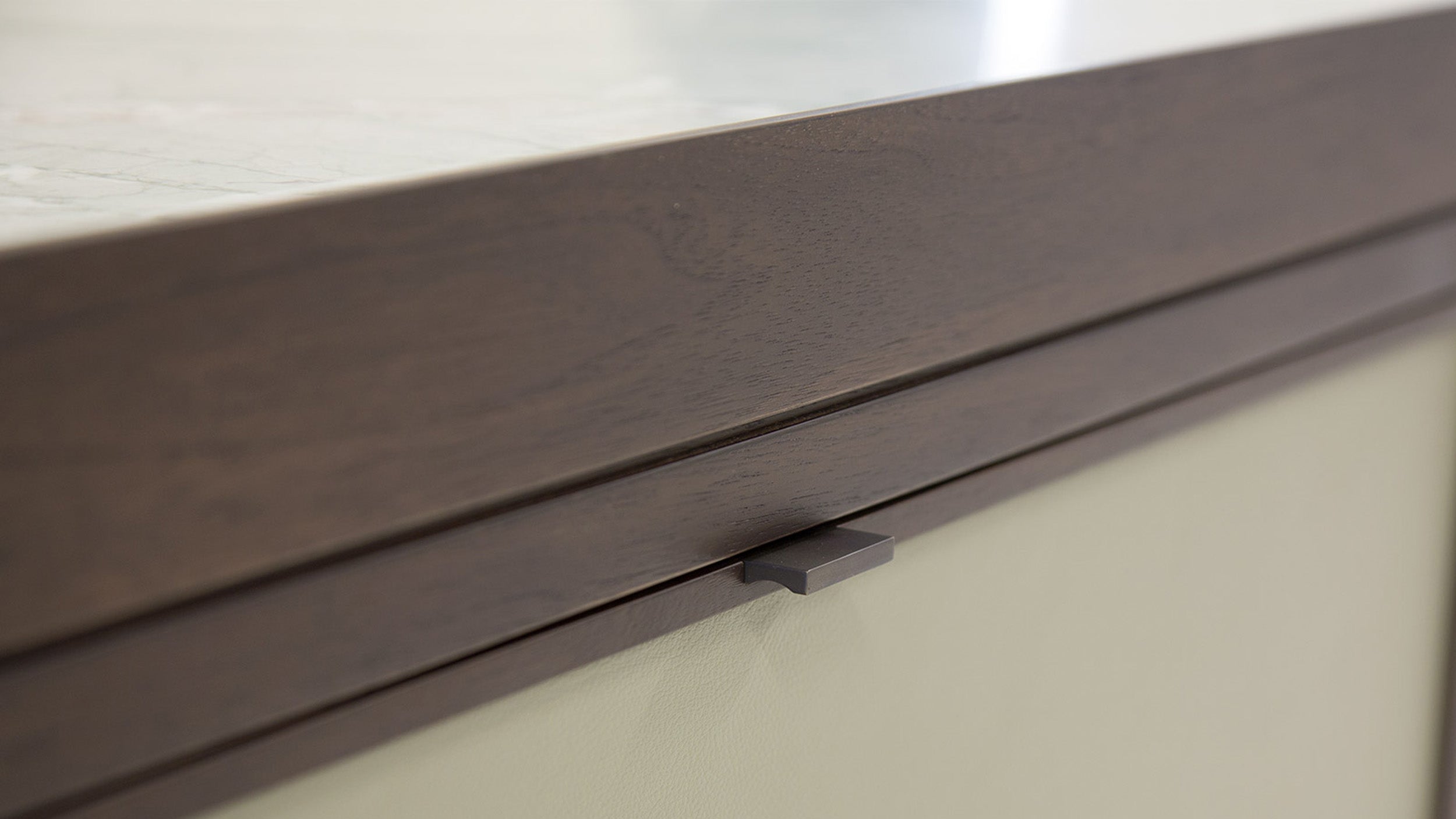 Desktop / Full TV, designed by Roberto Lazzeroni for Ceccotti Collezioni