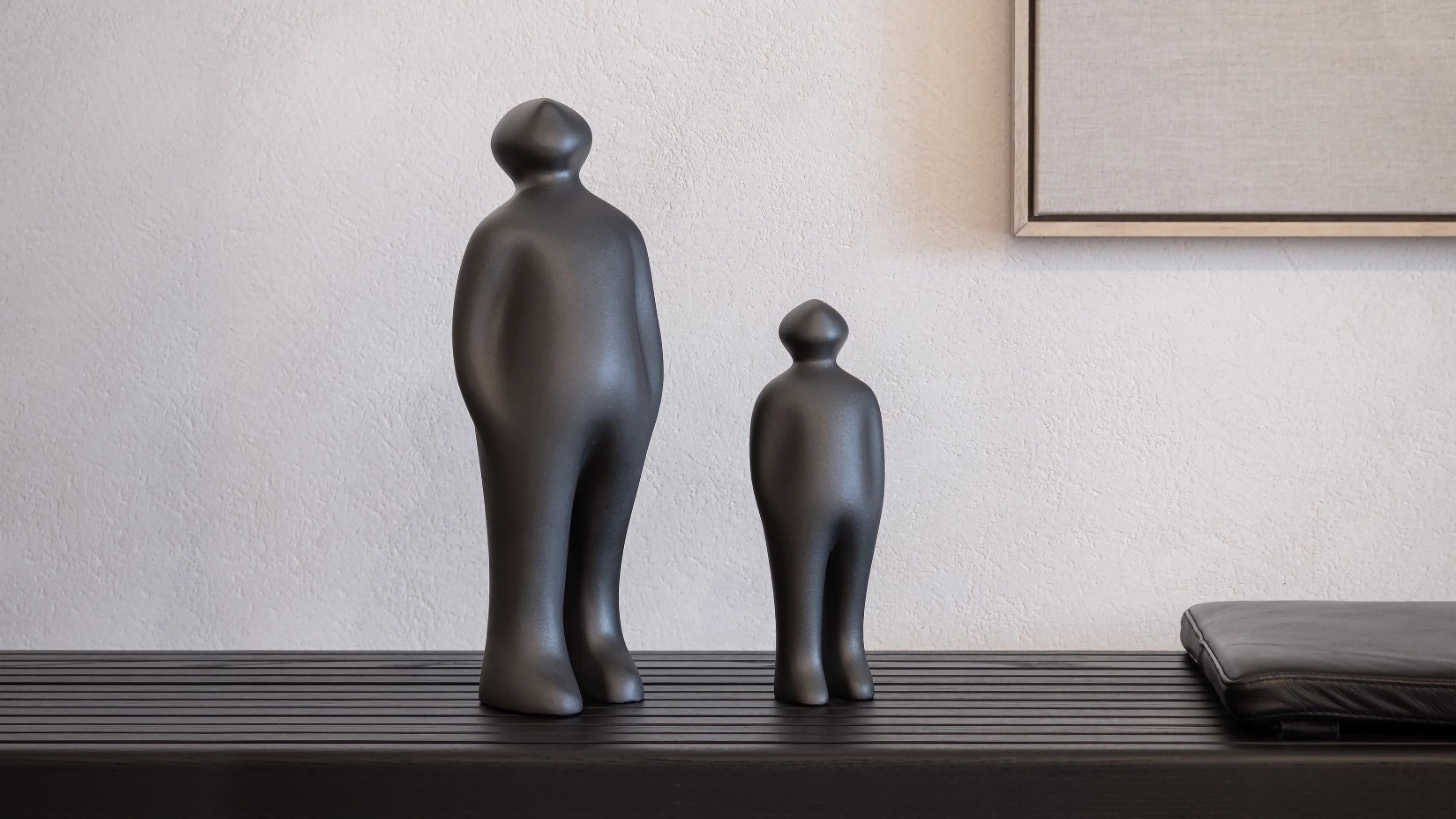 Desktop / BlackMenu / The Visitor Sculpture (Mini), designed by Guido Deleu