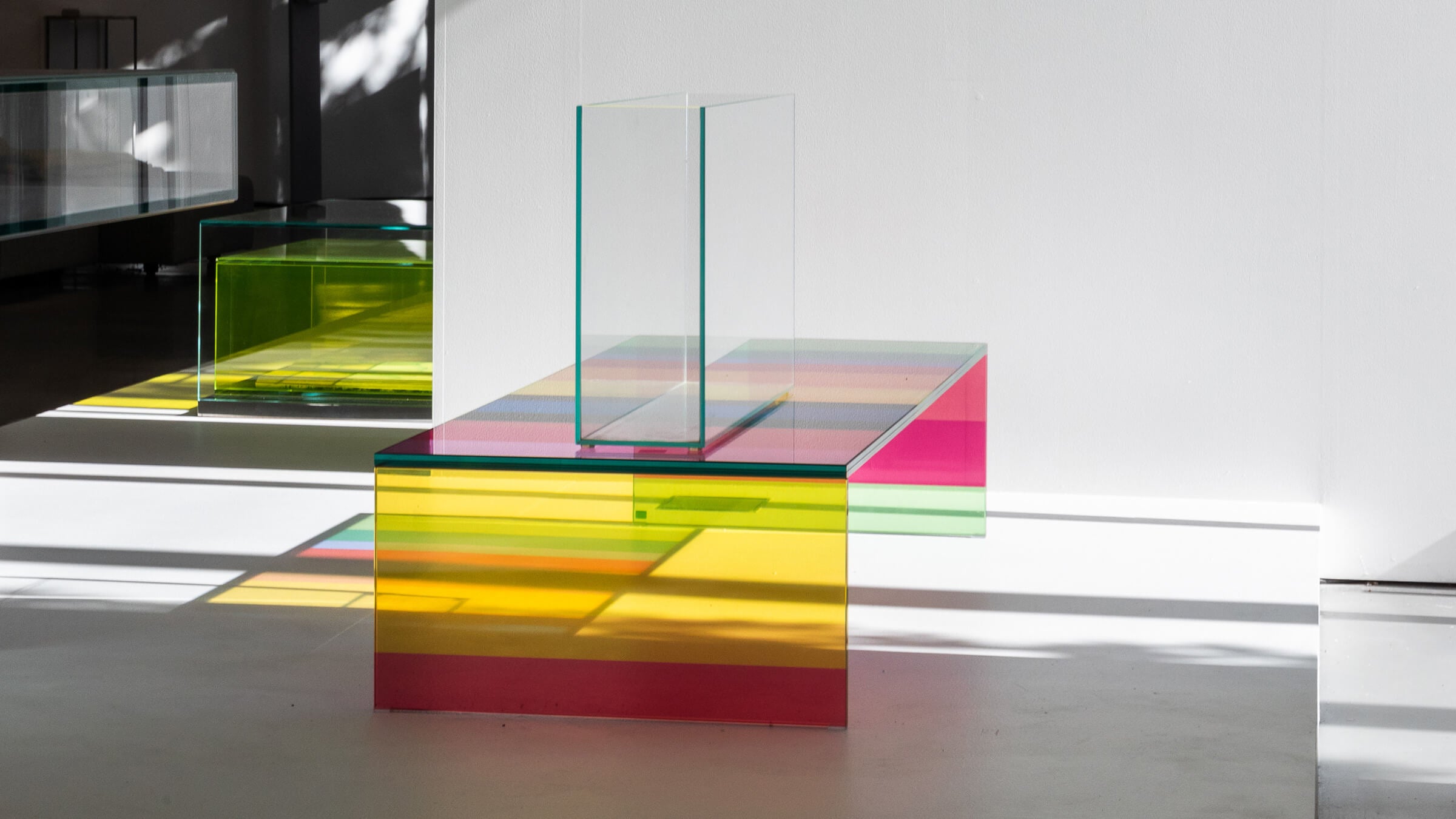 Desktop / BlackMenu / The Dark Side of the Moon Table, Designed by Piero Lissoni