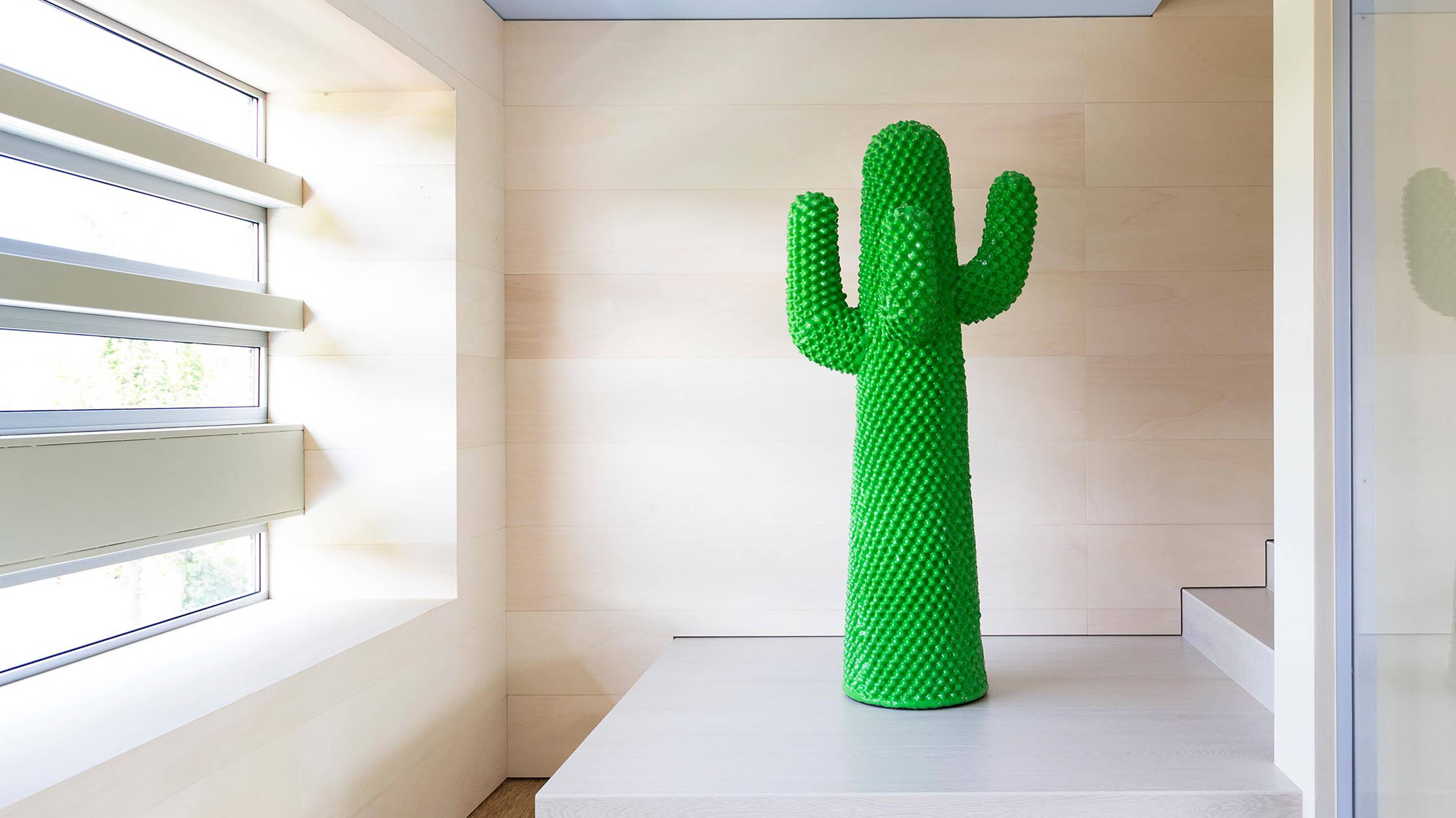 Desktop / BlackMenu / Cactus, designed by Guido Drocco and Franco Mello