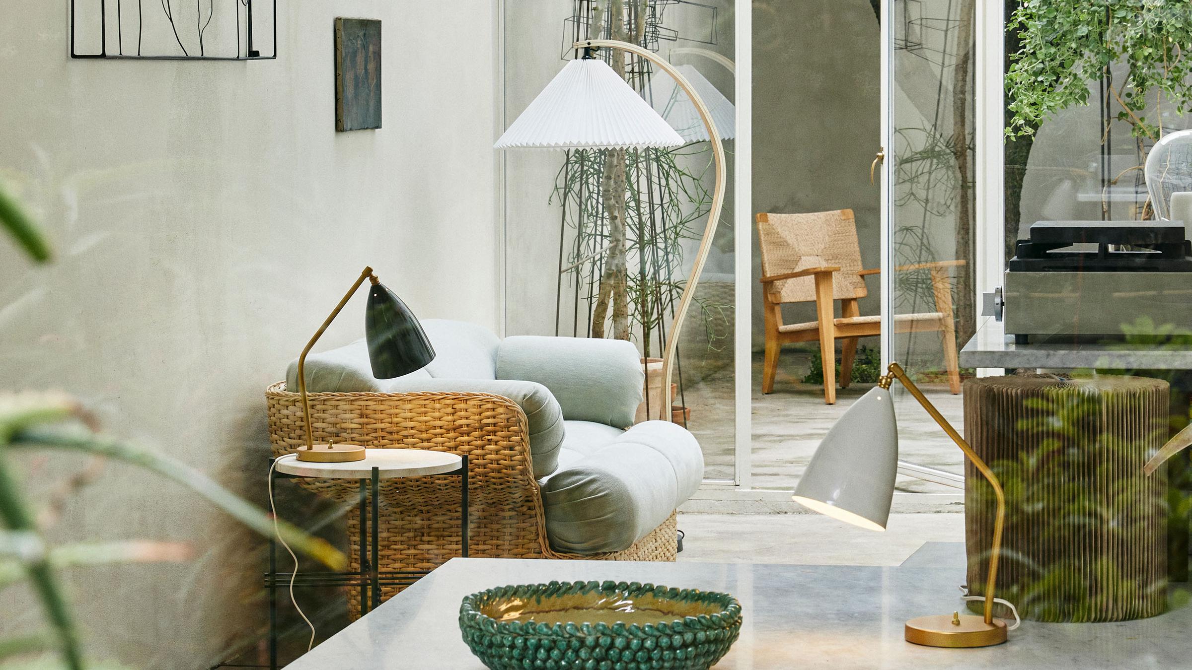 GUBI Table Lamp Gräshoppa Table Lamp