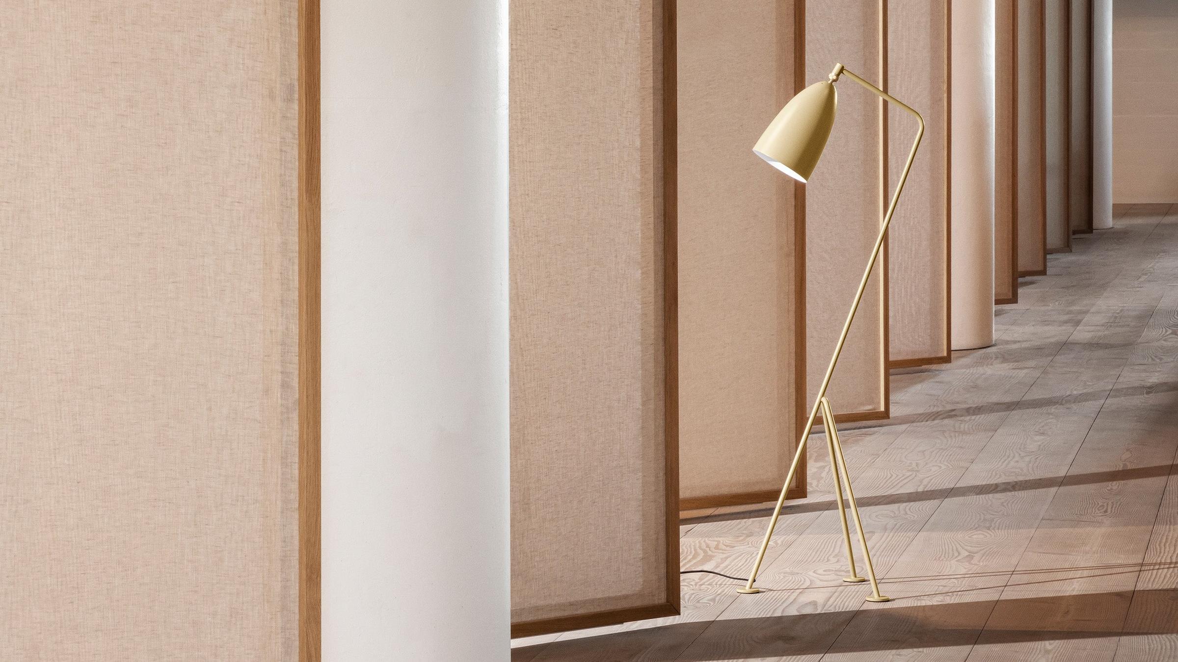 Desktop / Gräshoppa Floor Lamp, designed by Greta M. Grossman and made by Gubi