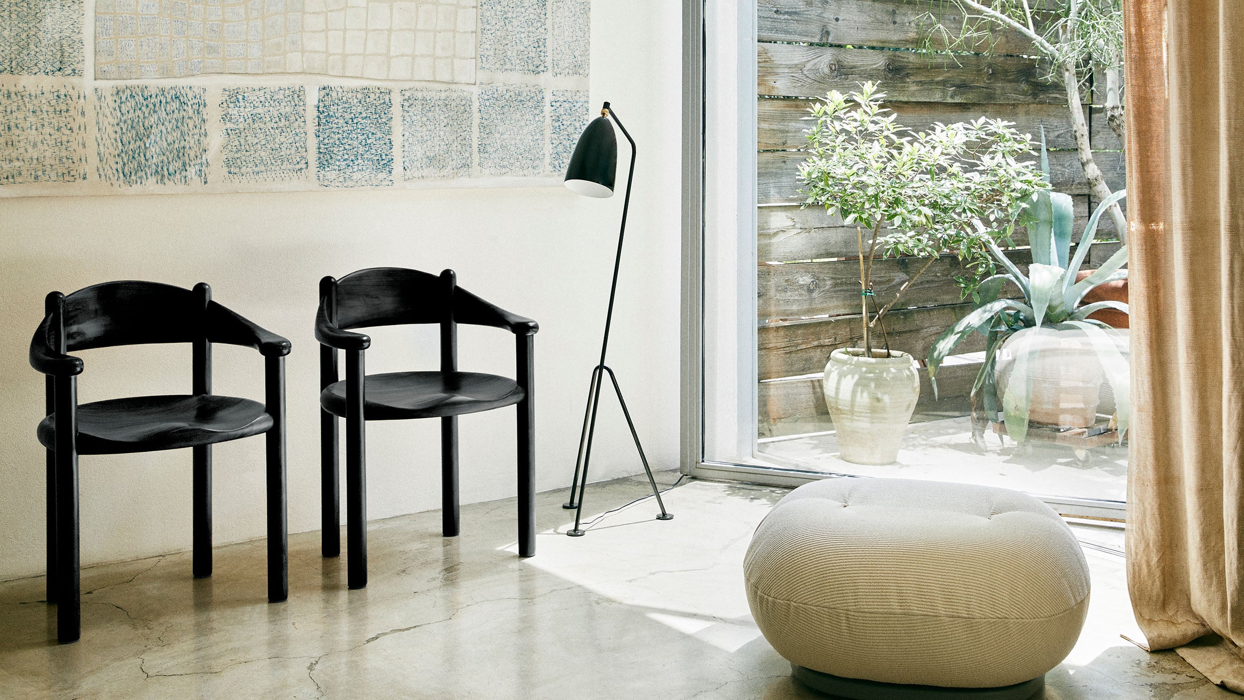 Black Semi Matt / Desktop / Gräshoppa Floor Lamp, designed by Greta M. Grossman and made by Gubi