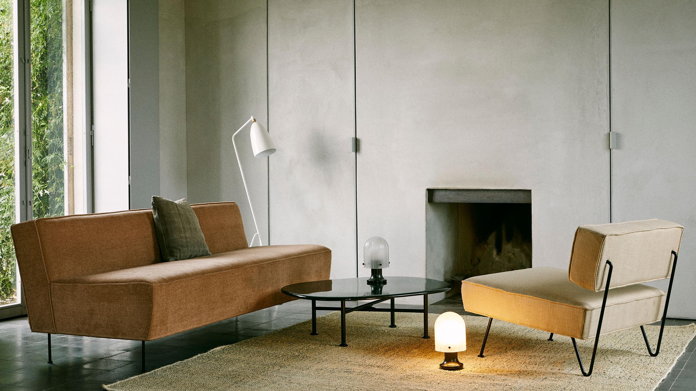GUBI Floor Lamp Gräshoppa Floor Lamp