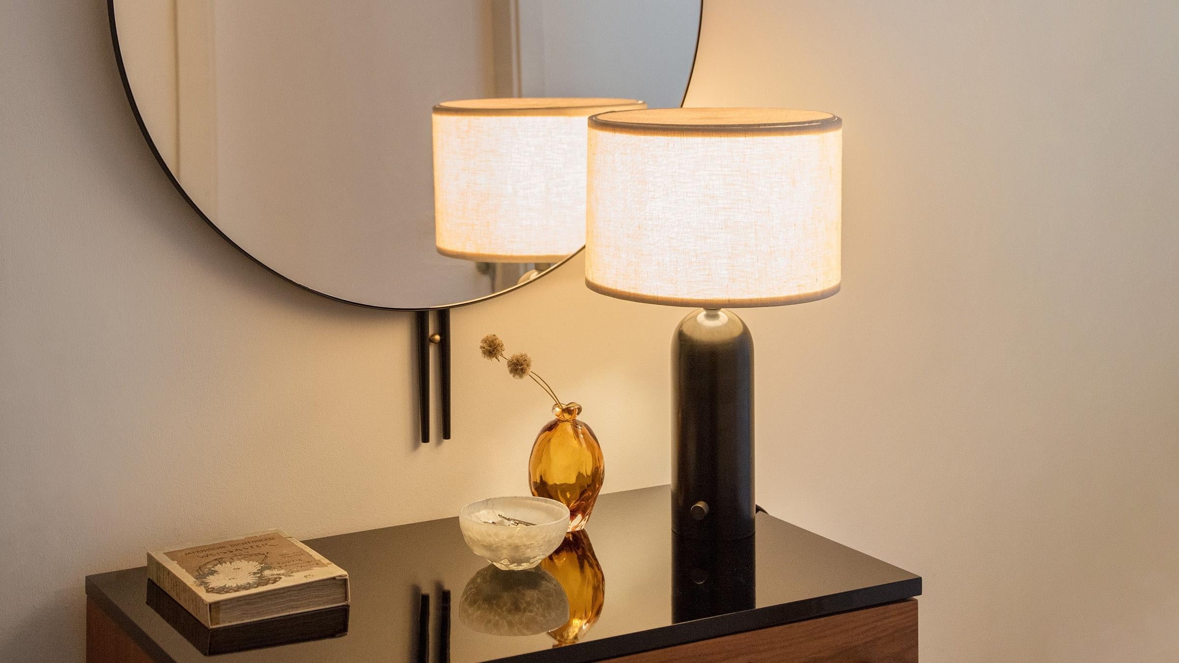 GUBI Table Lamp Gravity Table Lamp