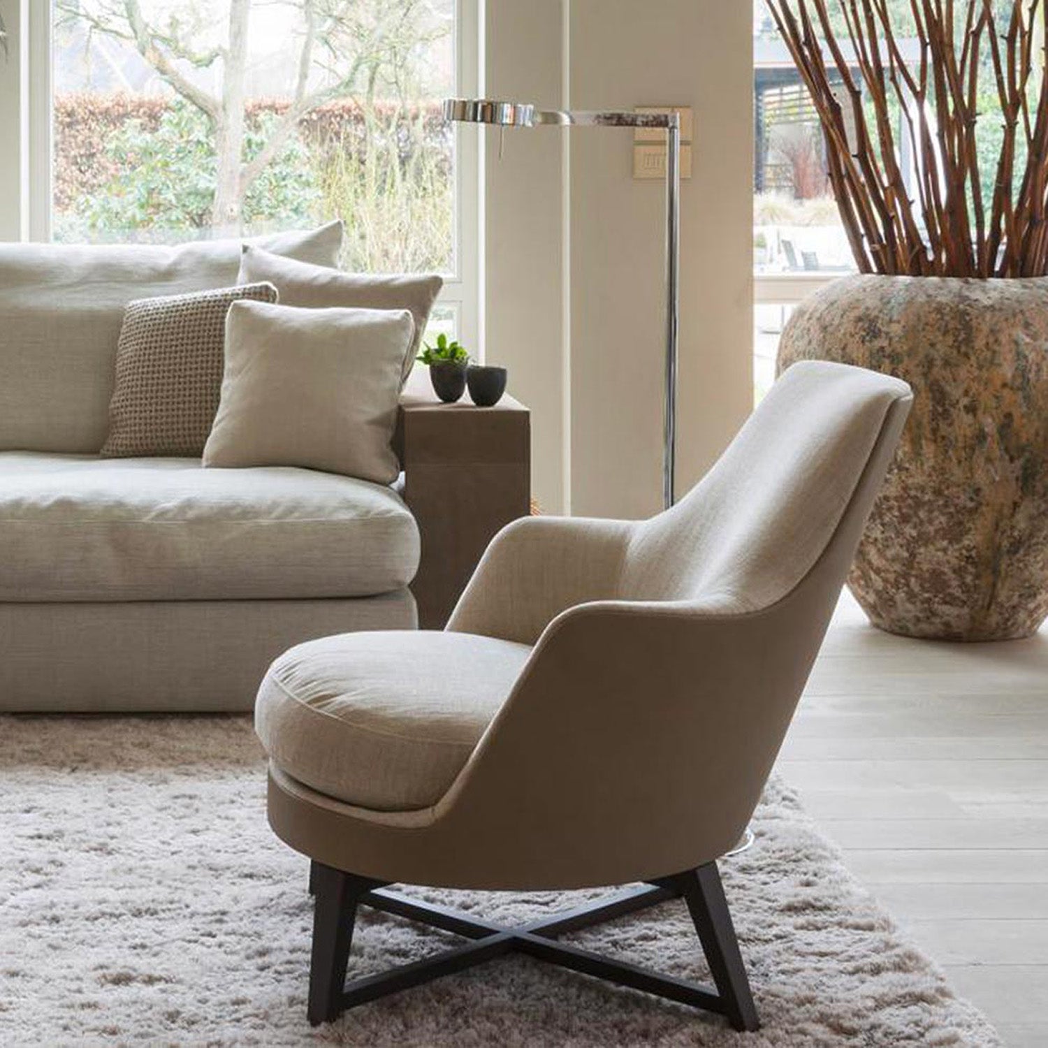 Mobile / Guscio Armchair, designed by Antonio Citterio for Flexform