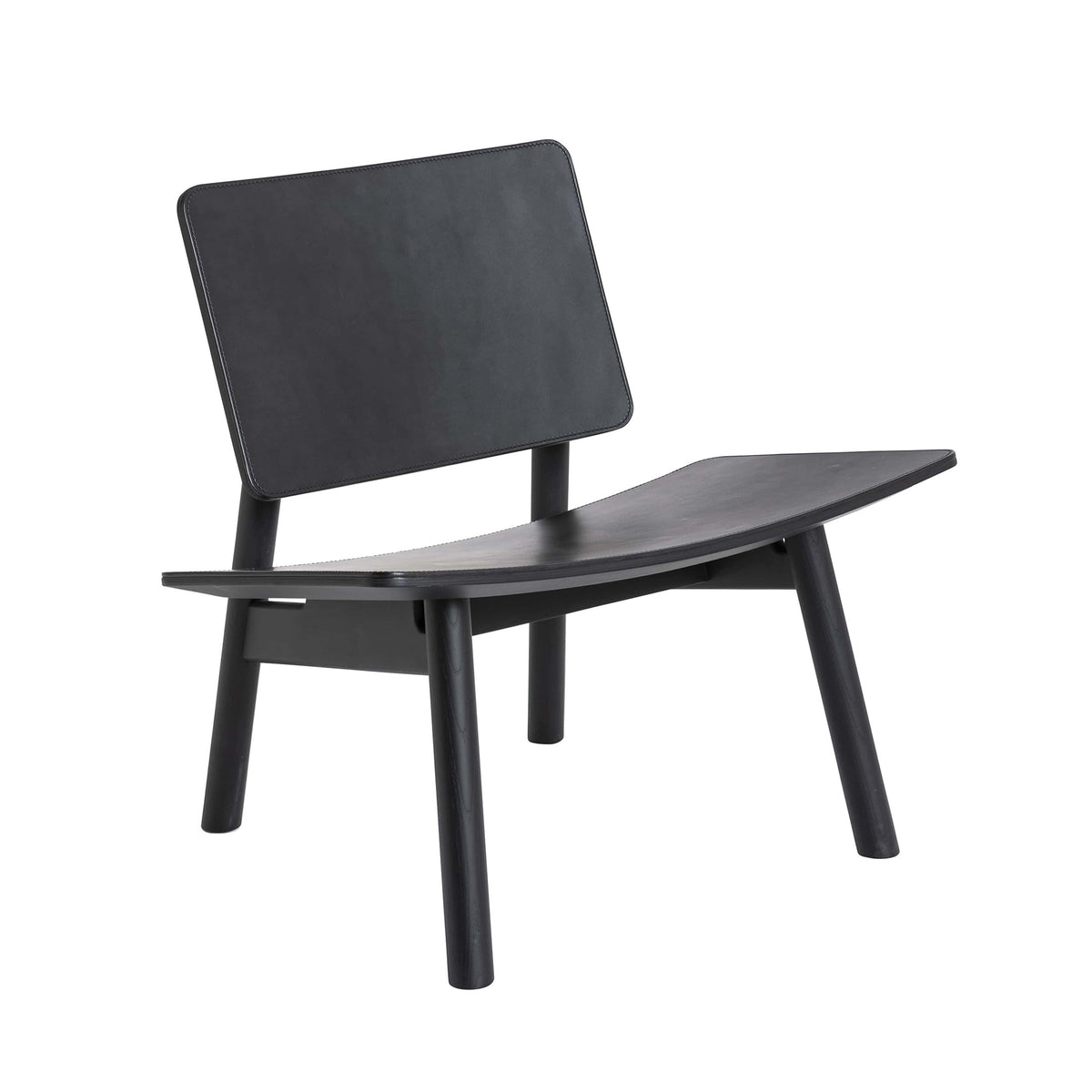 Cappellini Hiroi by Cyril Dunděra and Matěj Janský. A black wooden chair with a curved seat and backrest.
