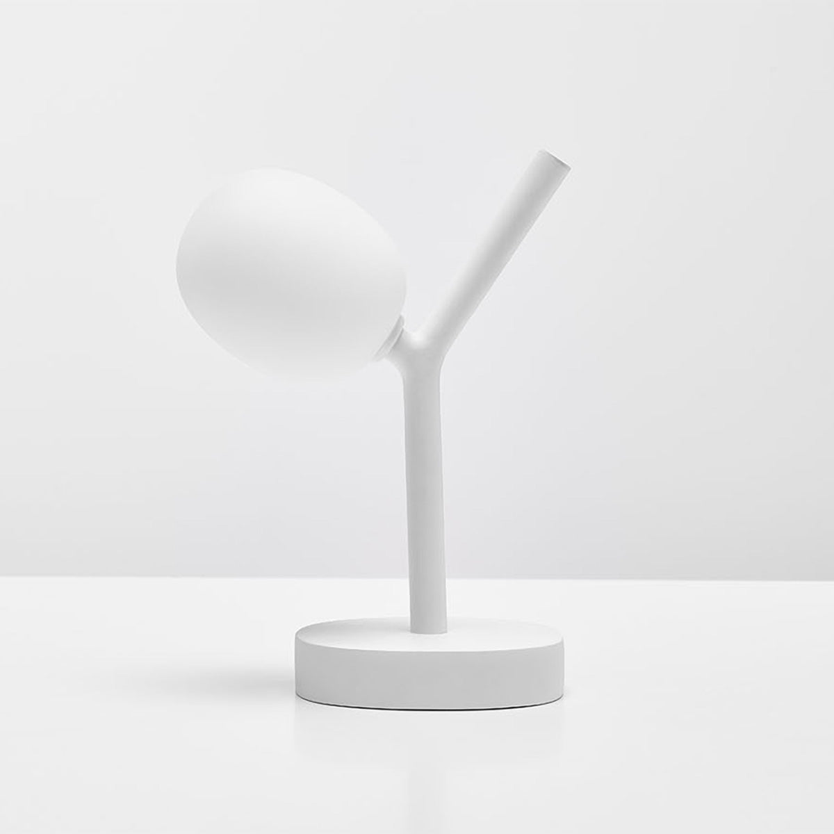 White / Mobile / Ivy Table Battery lamp by Lucie Koldová for Brokis
