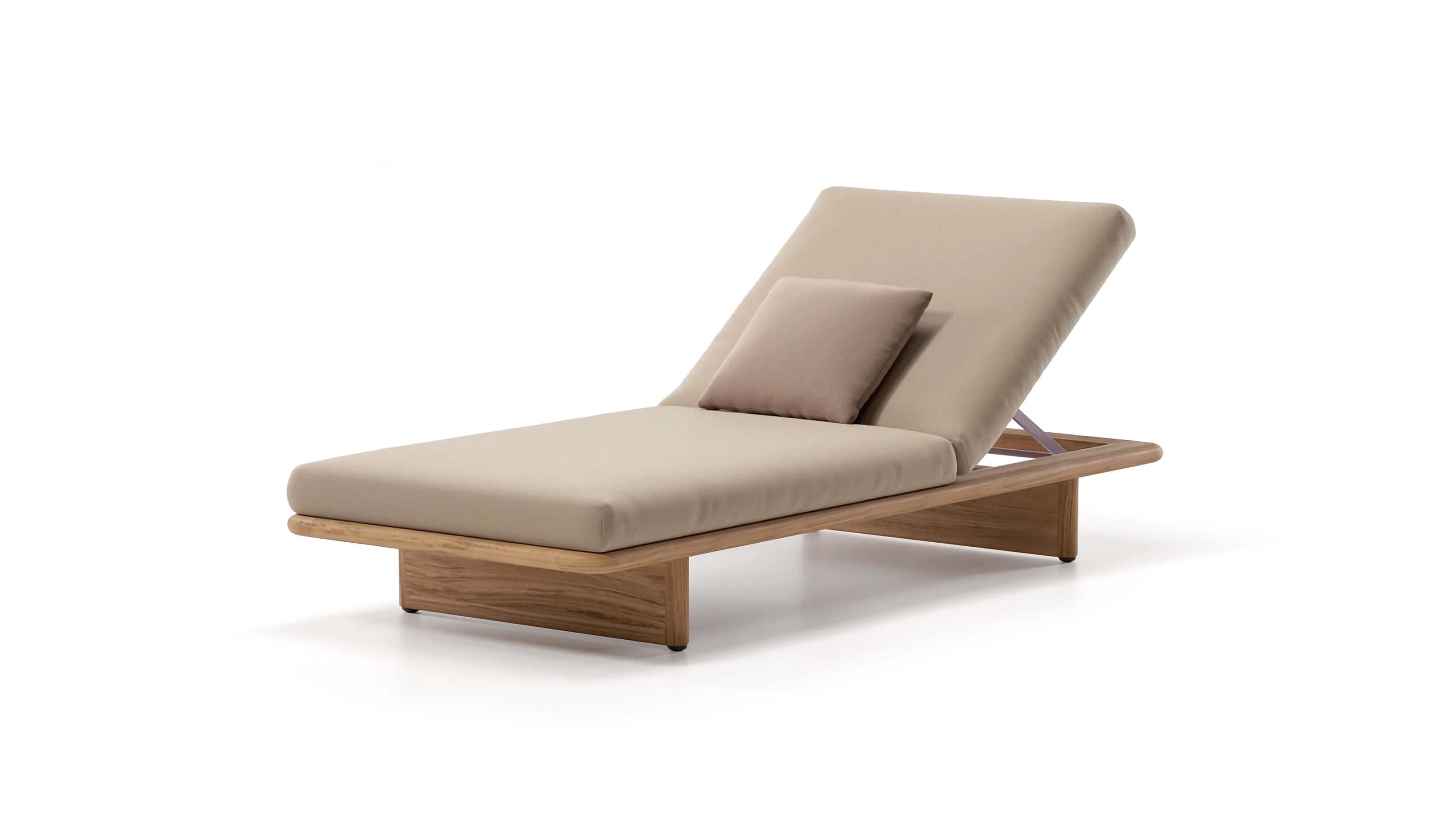 Desktop / BlackMenu / Mesh Deckchair, designed by Patricia Urquiola