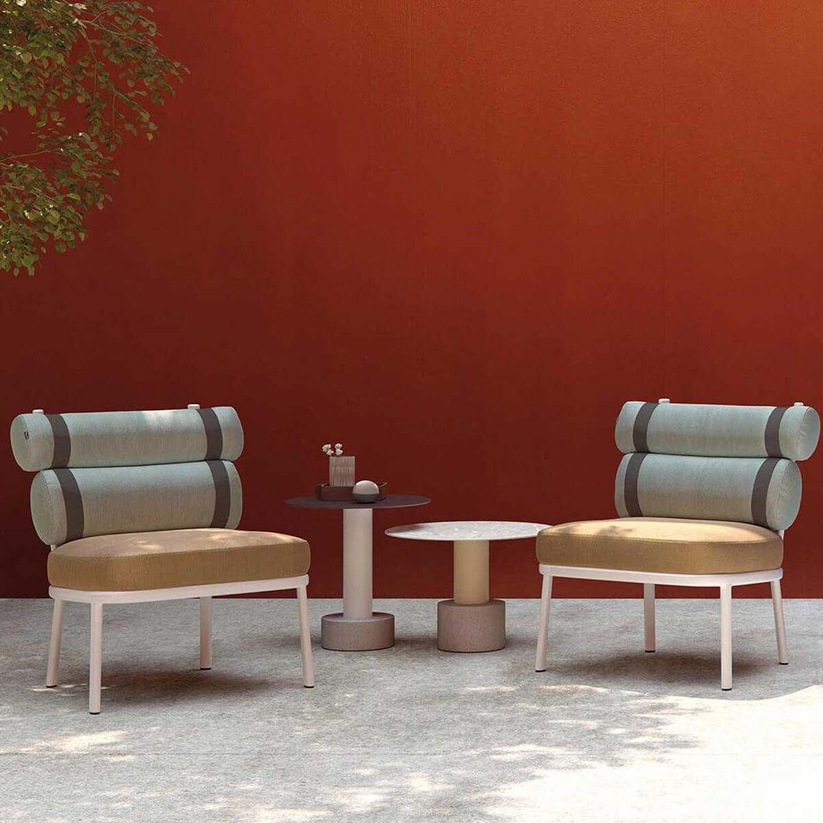 Mobile / WhiteMenu / Roll Dining Table, designed by Patricia Urquiola