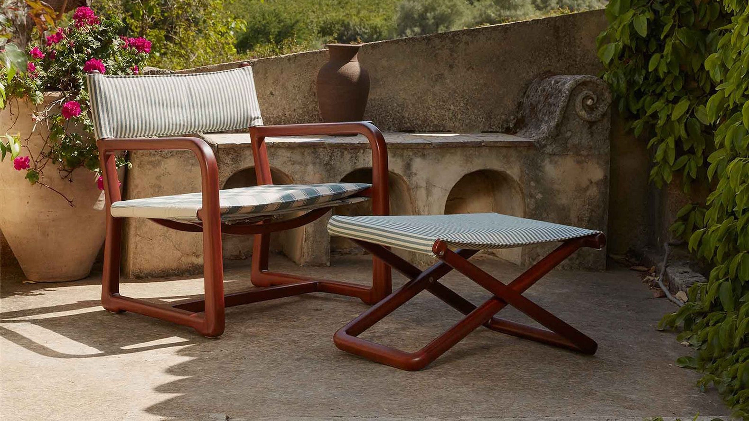 Desktop / LPIDC03 Foldable Stool, designed by Paola Navone for Exteta