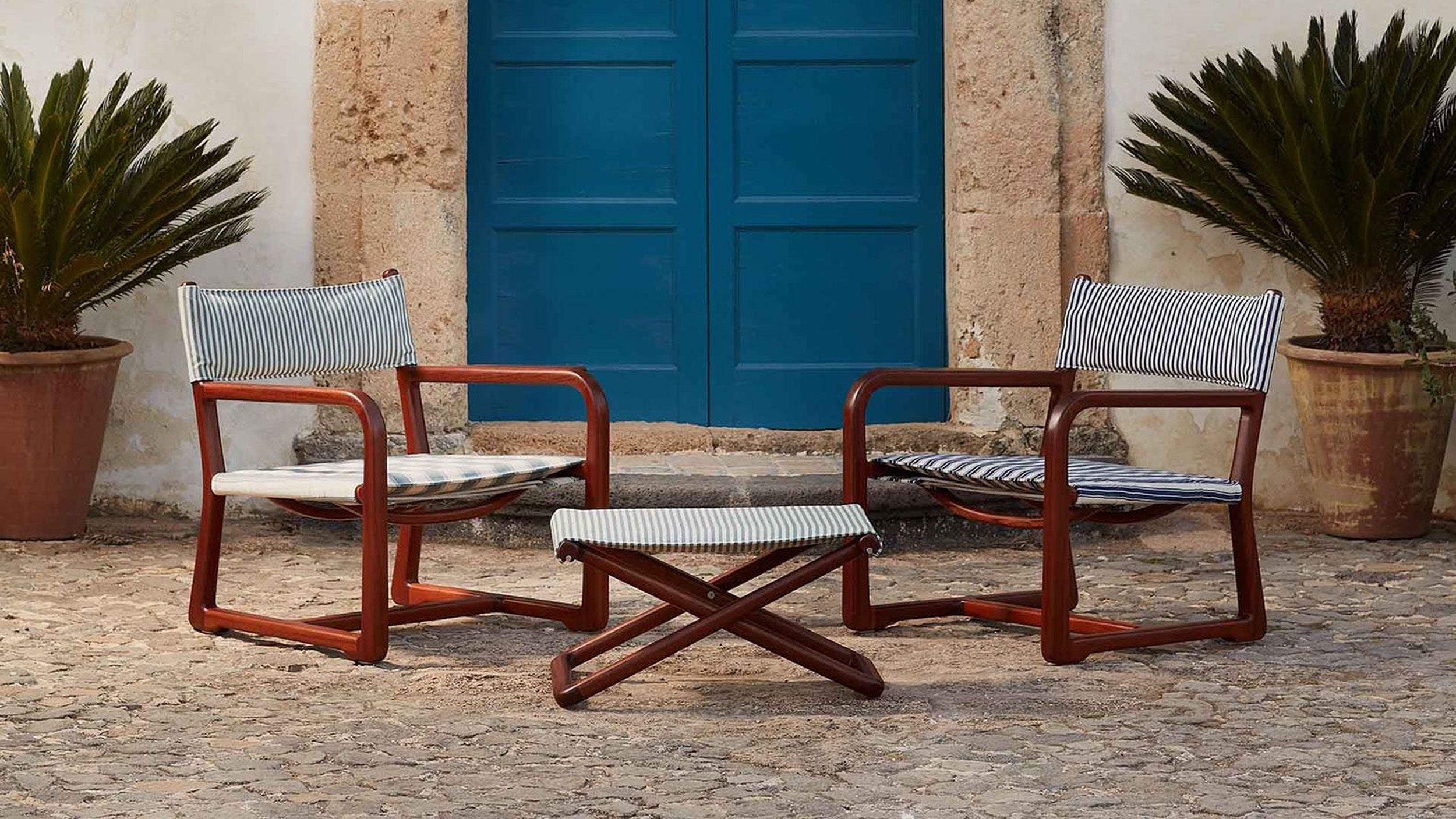 Desktop / LPIDC03 Foldable Stool, designed by Paola Navone for Exteta