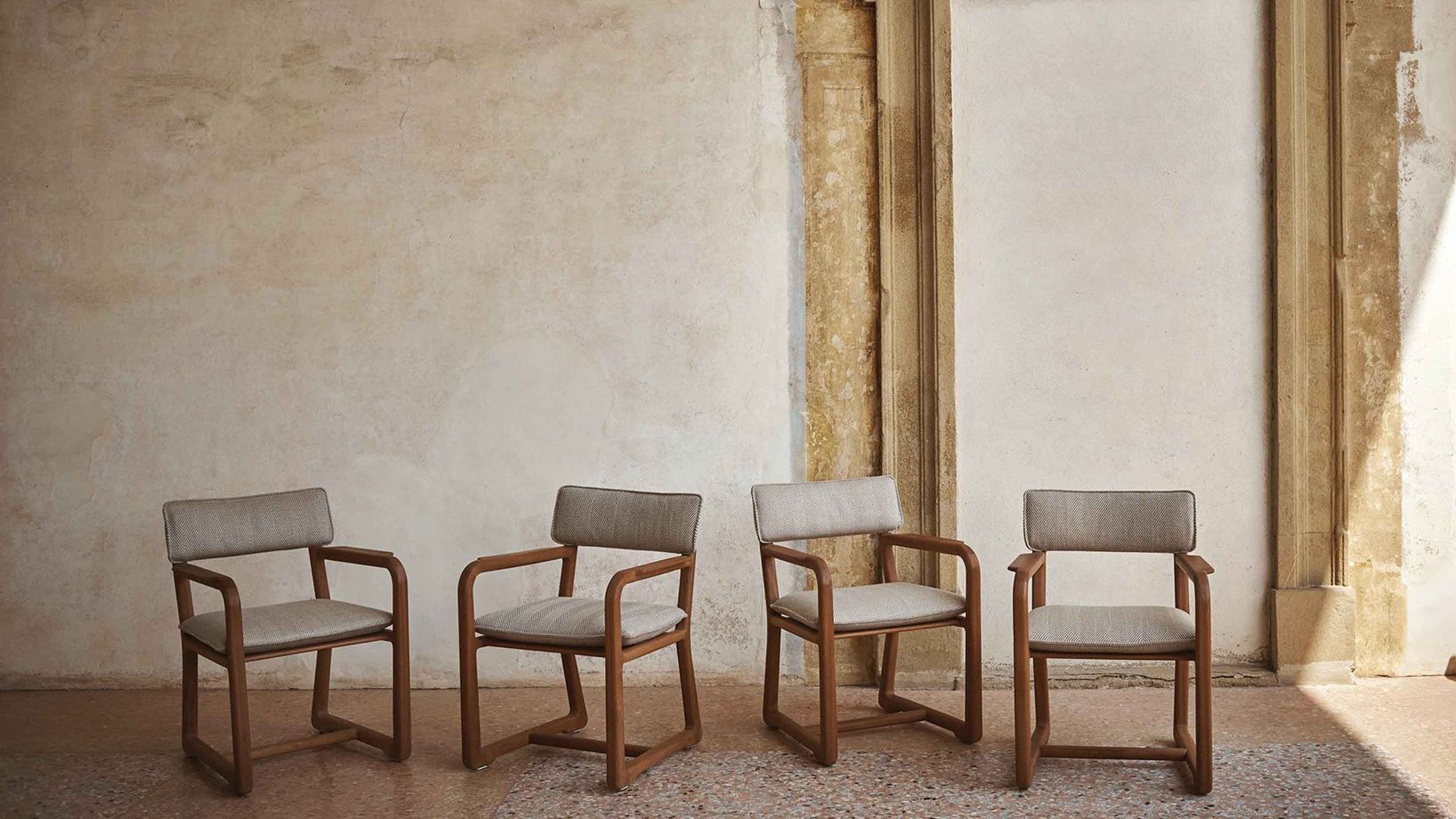 Desktop / LPIDC12 Dining Chair, designed by Paola Navone for Exteta