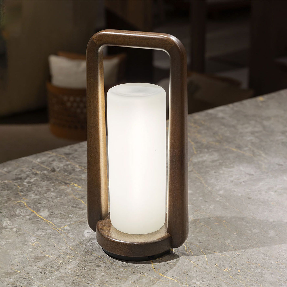 Mobile / LPIDC15 Portable Lamp, designed by Paola Navone for Exteta