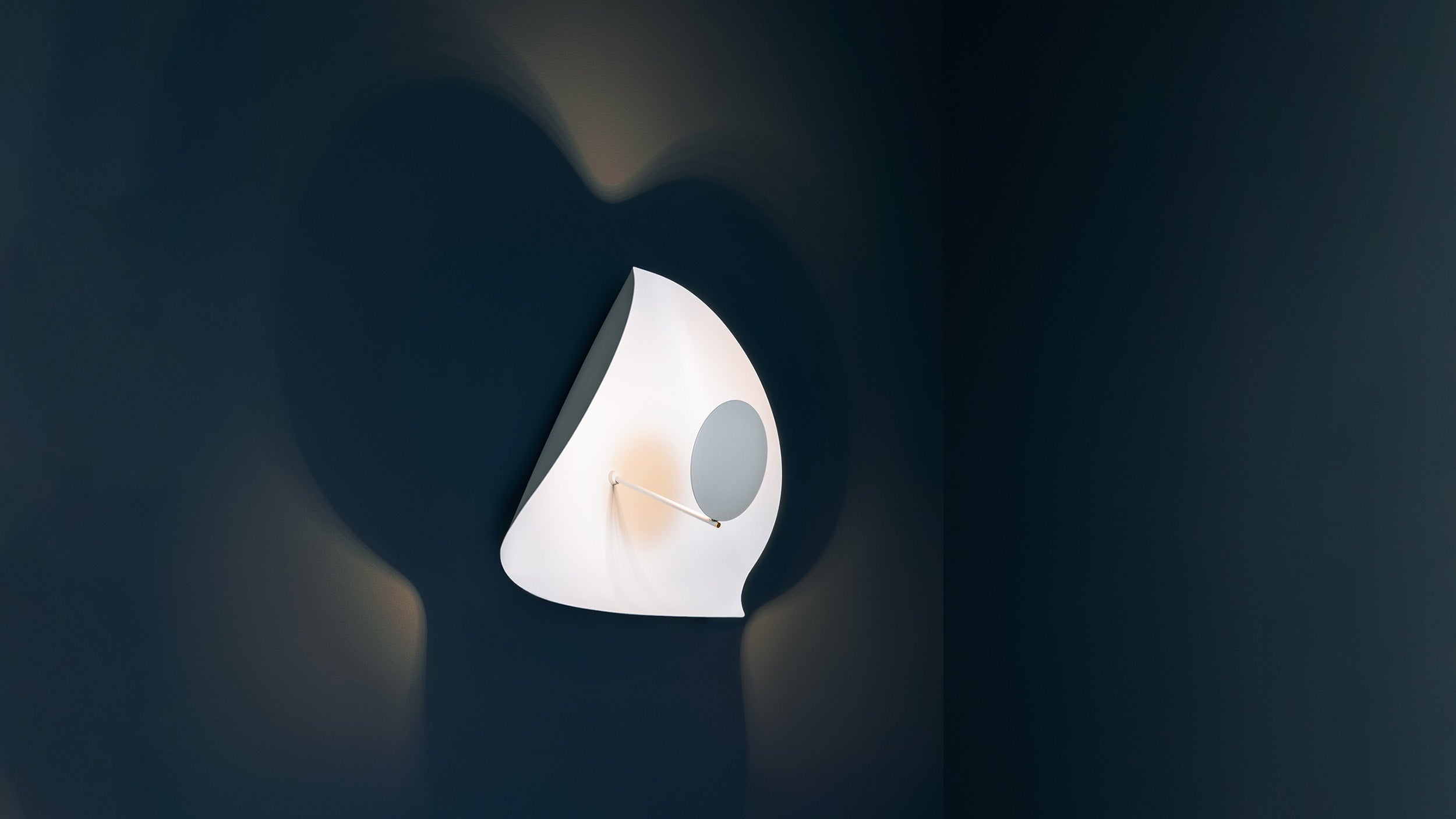 Desktop / Lederam Manta CWS1 by Catellani & Smith