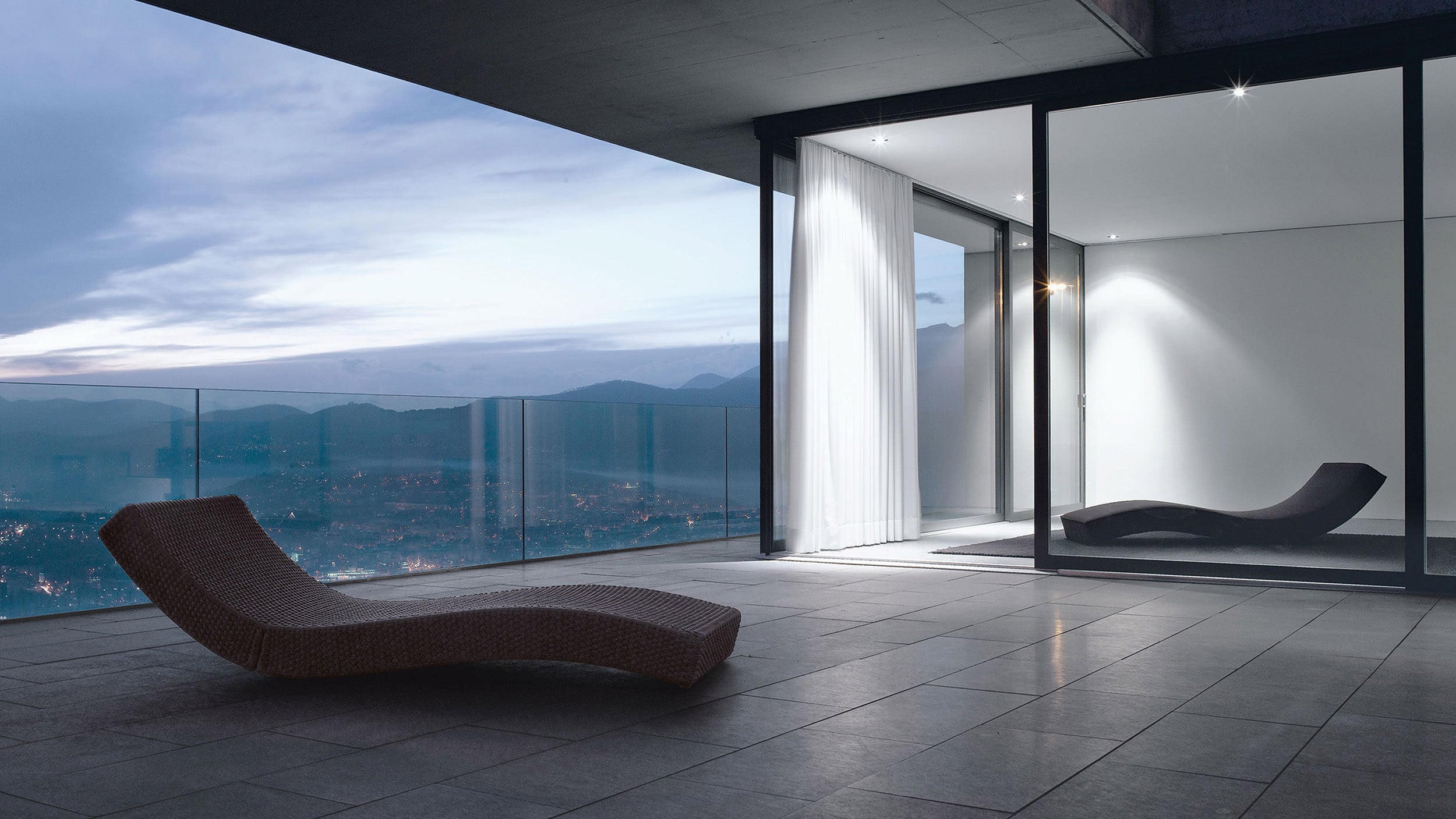Desktop / Linea Chaise Longue, designed by Francesco Rota for Paola Lenti