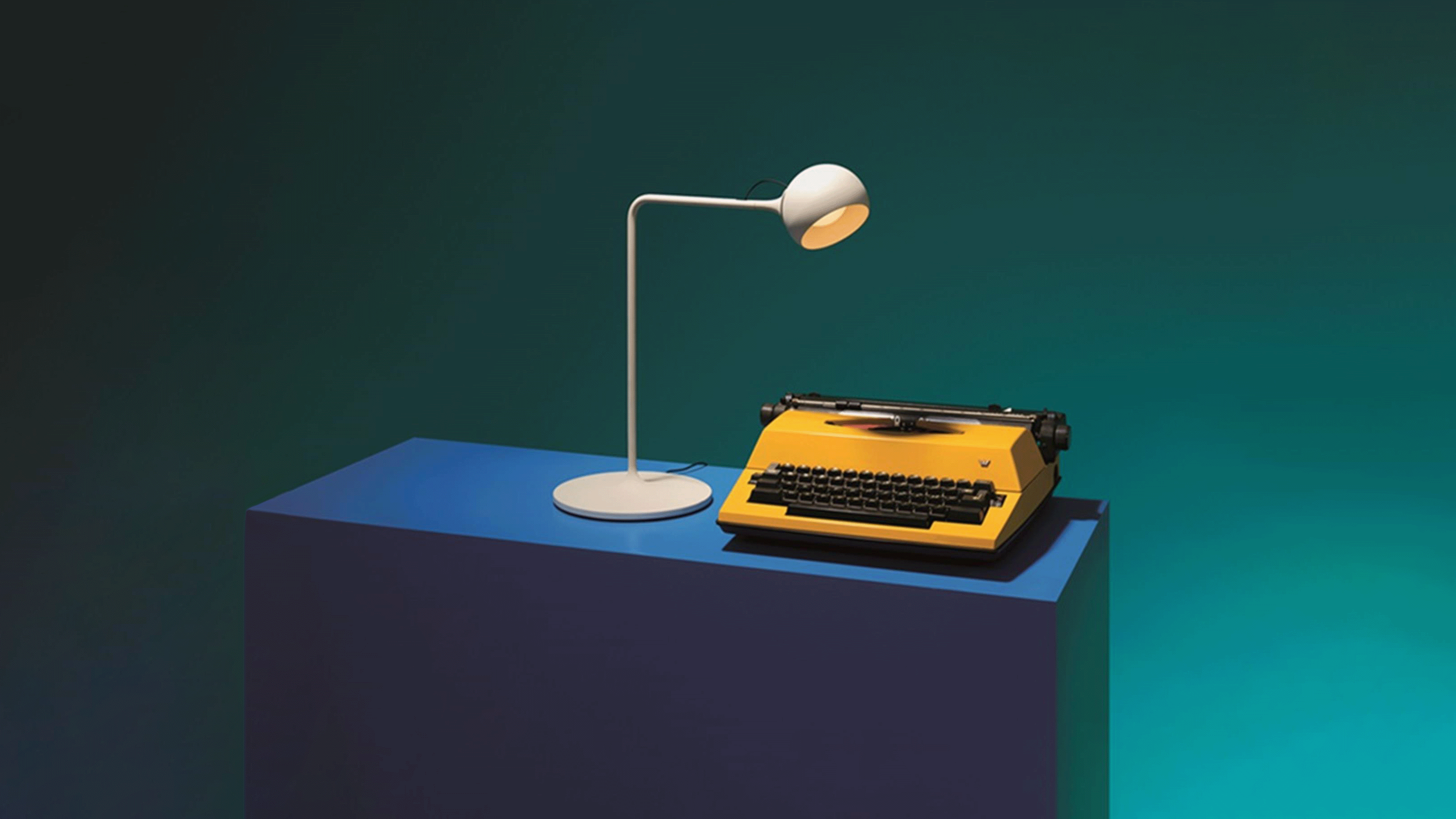 Desktop / Ixa Lamp, designed by Foster + Partners