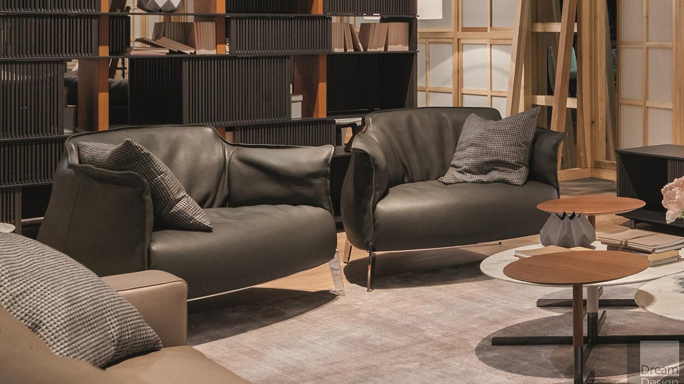 Poltrona Frau Chair Archibald Gran Comfort Armchair