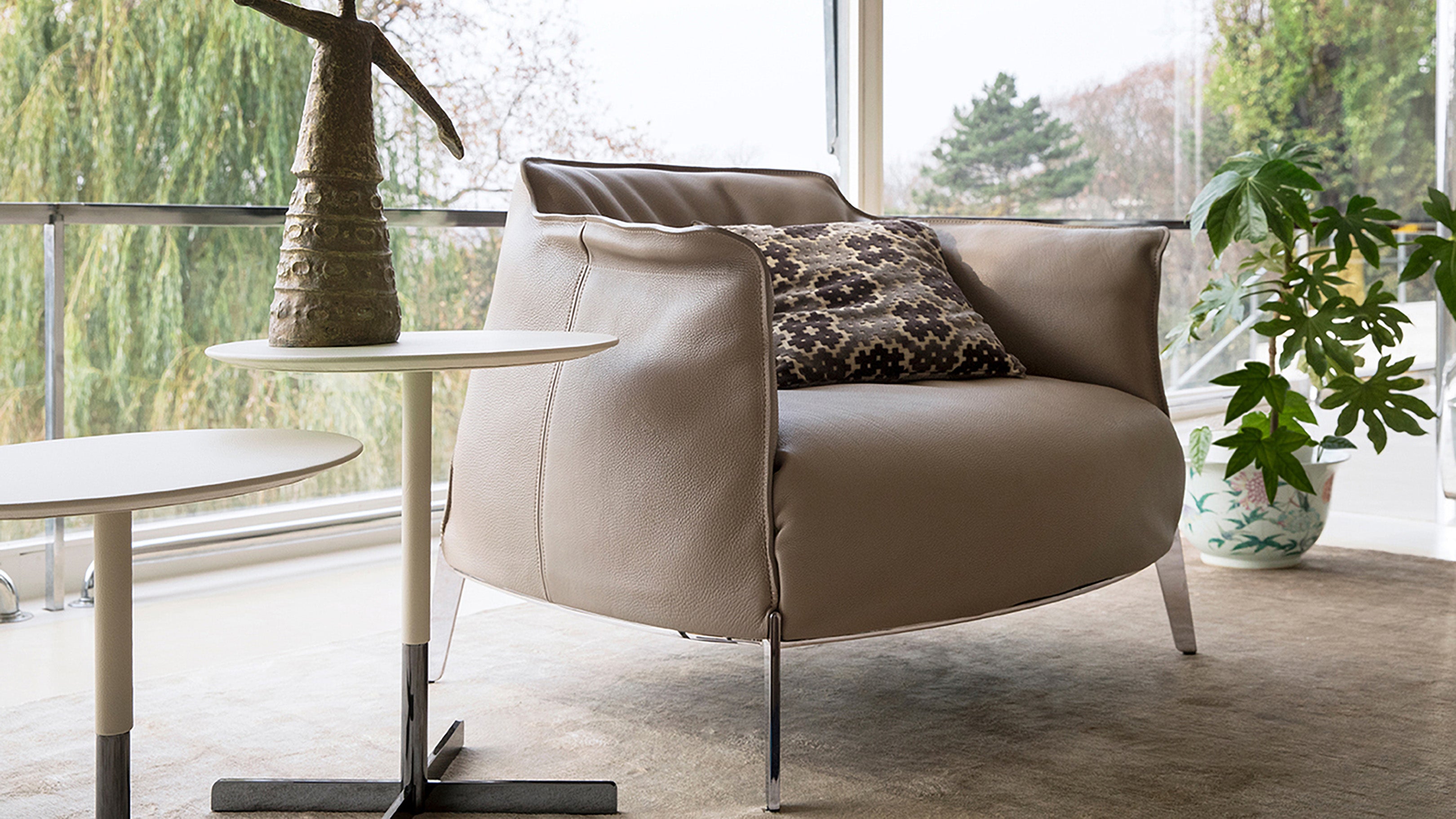 Desktop / Archibald Gran Comfort Armchair, designed by Jean-Marie Massaud for Poltrona Frau