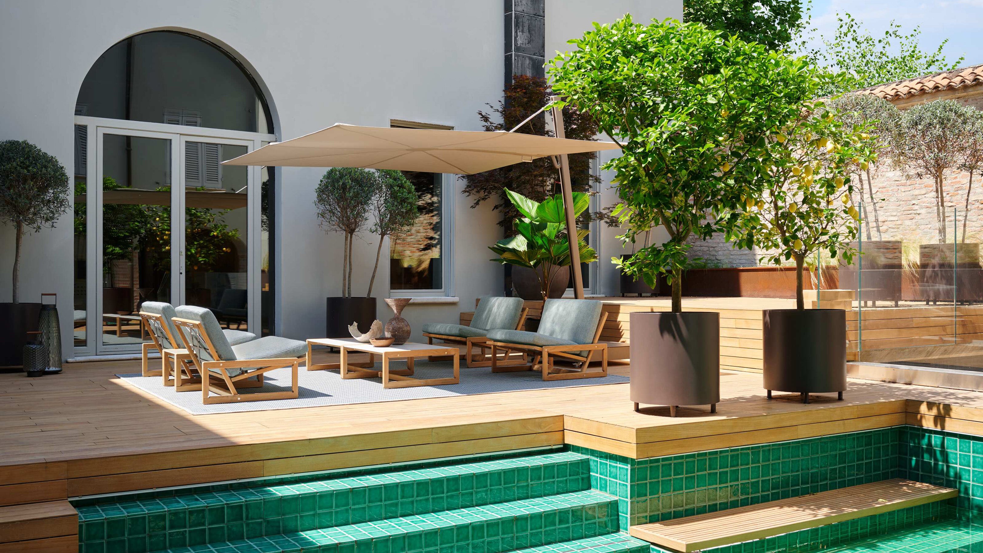 Desktop / Carlotta Outdoor Armchair, designed by Afra and Tobia Scarpa and made by Cassina