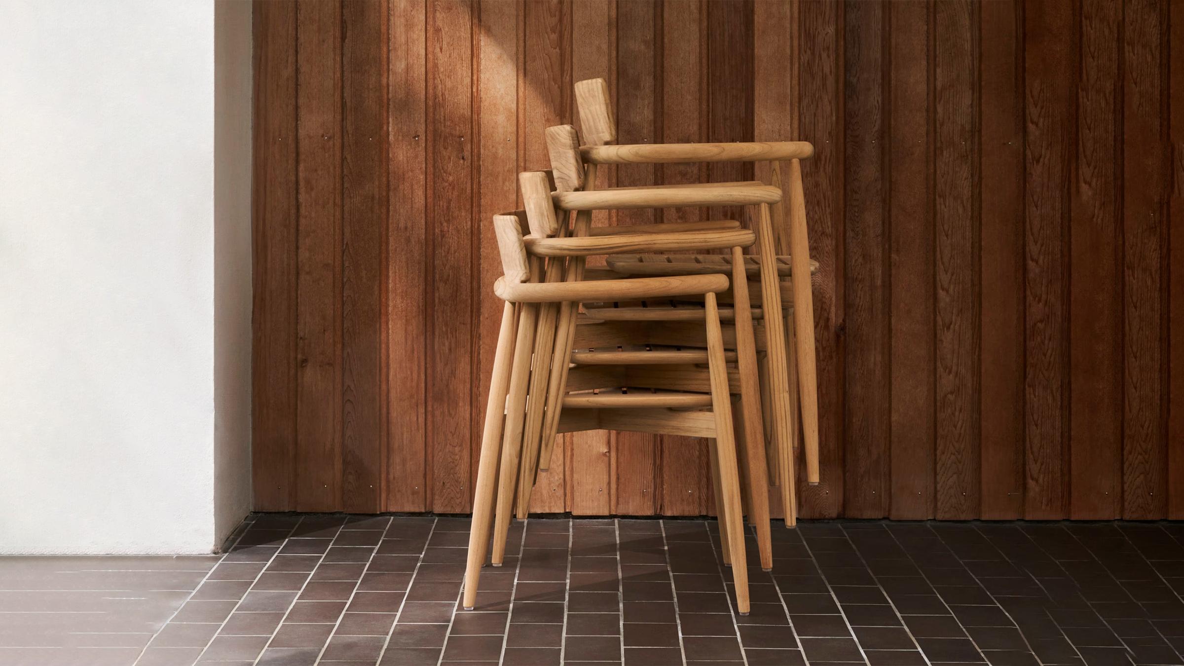 Carl Hansen & Søn Armchair E008 Embrace Outdoor Dining Chair with Cushion