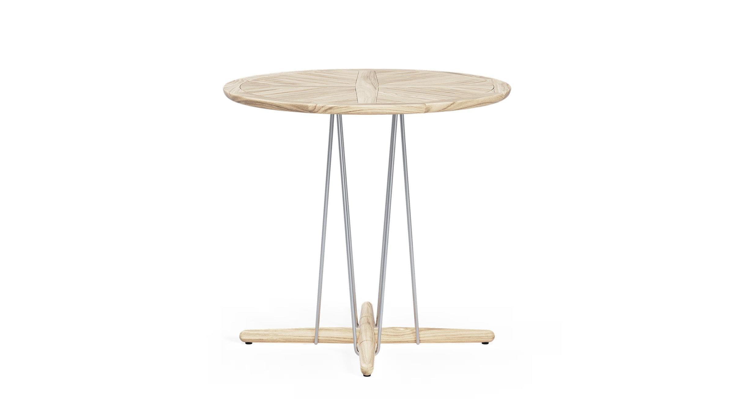 Carl Hansen & Søn E022 Embrace Outdoor Dining Table