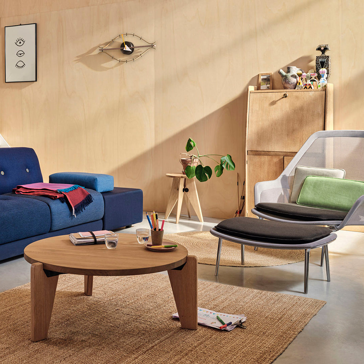 Mobile / Eye Clock, designed by George Nelson and made by Vitra