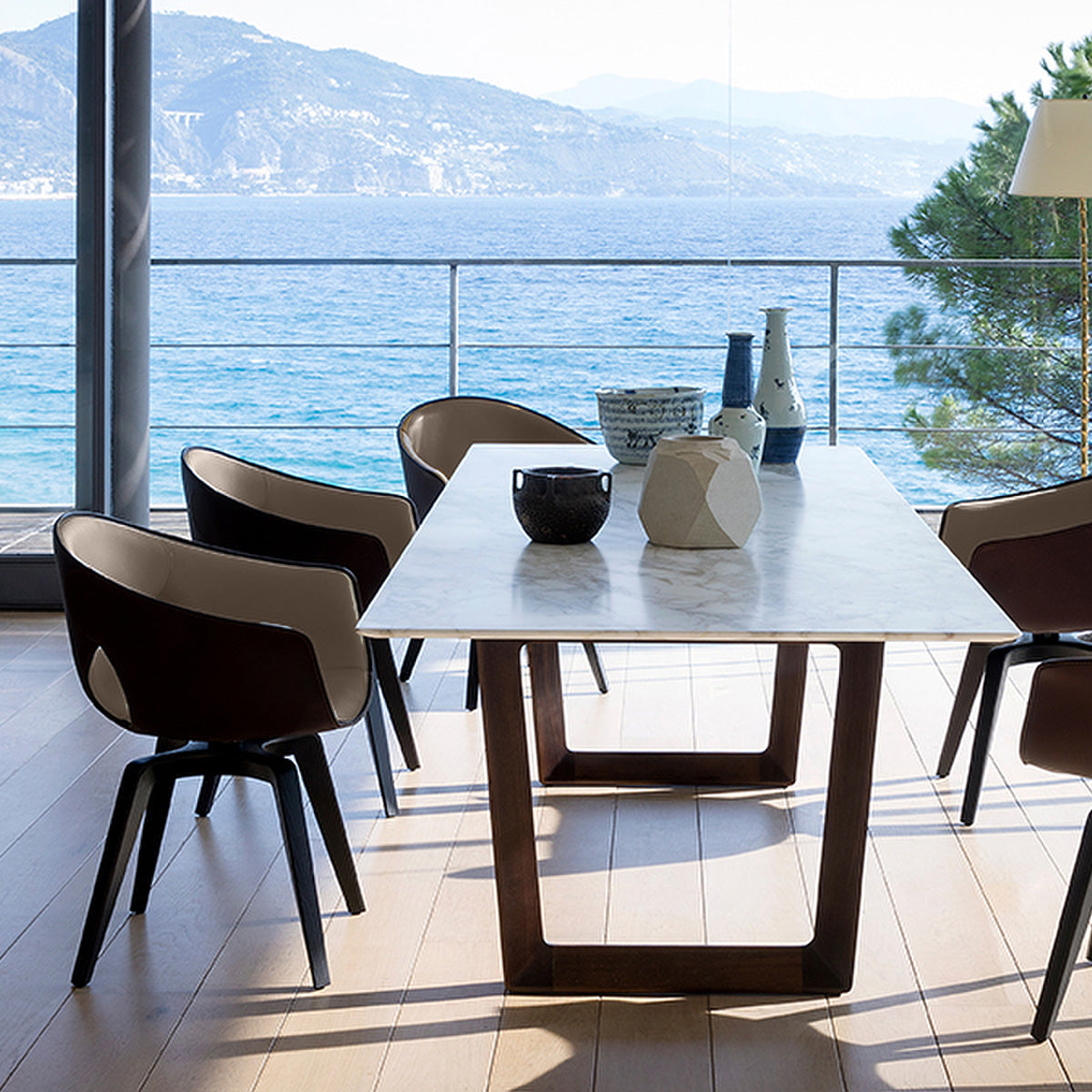 Mobile / Ginger Swivel Chair, designed by Roberto Lazzeroni for Poltrona Frau
