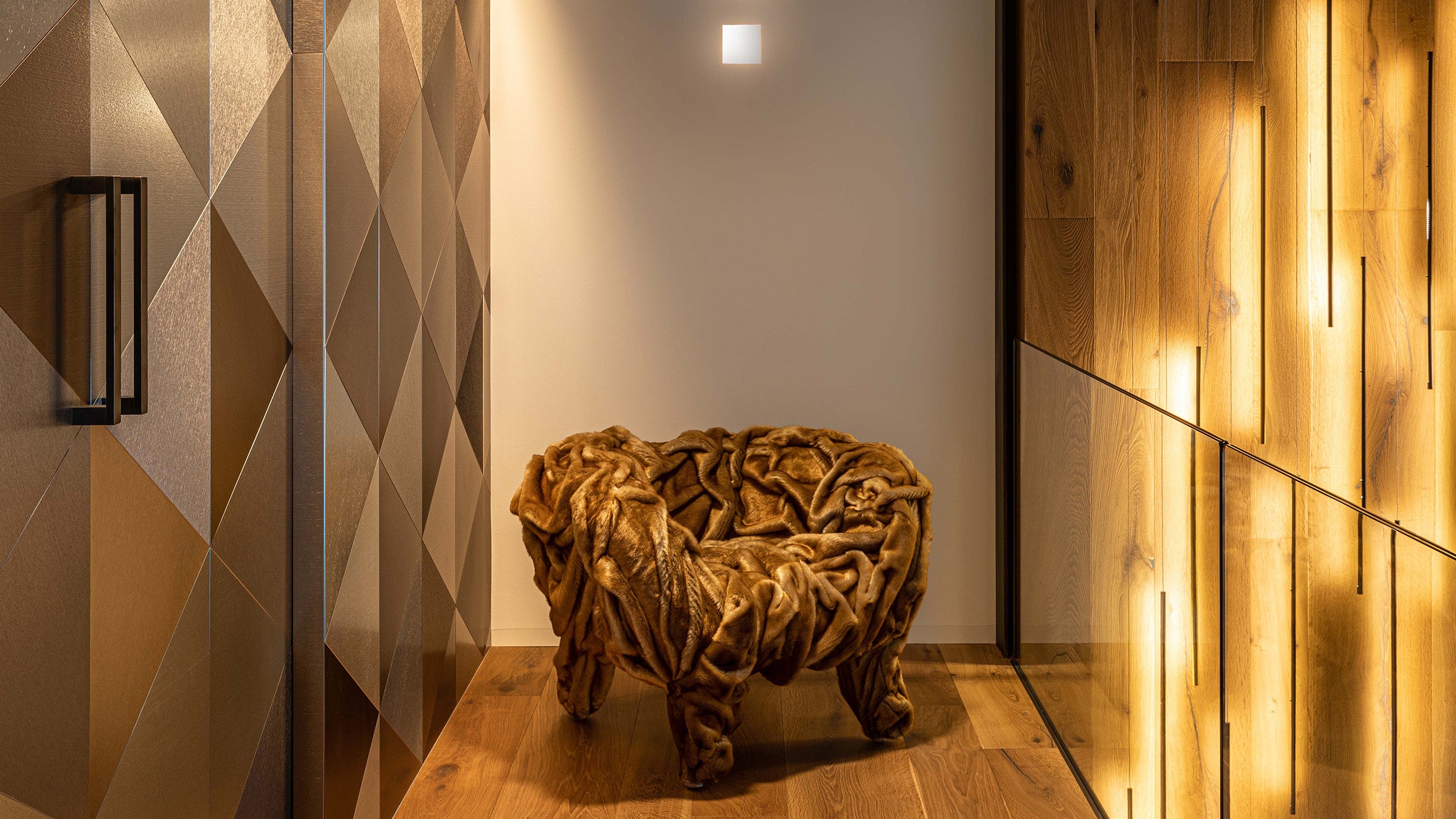 Desktop / Grinza Chair by Fernando and Humberto Campana for Edra